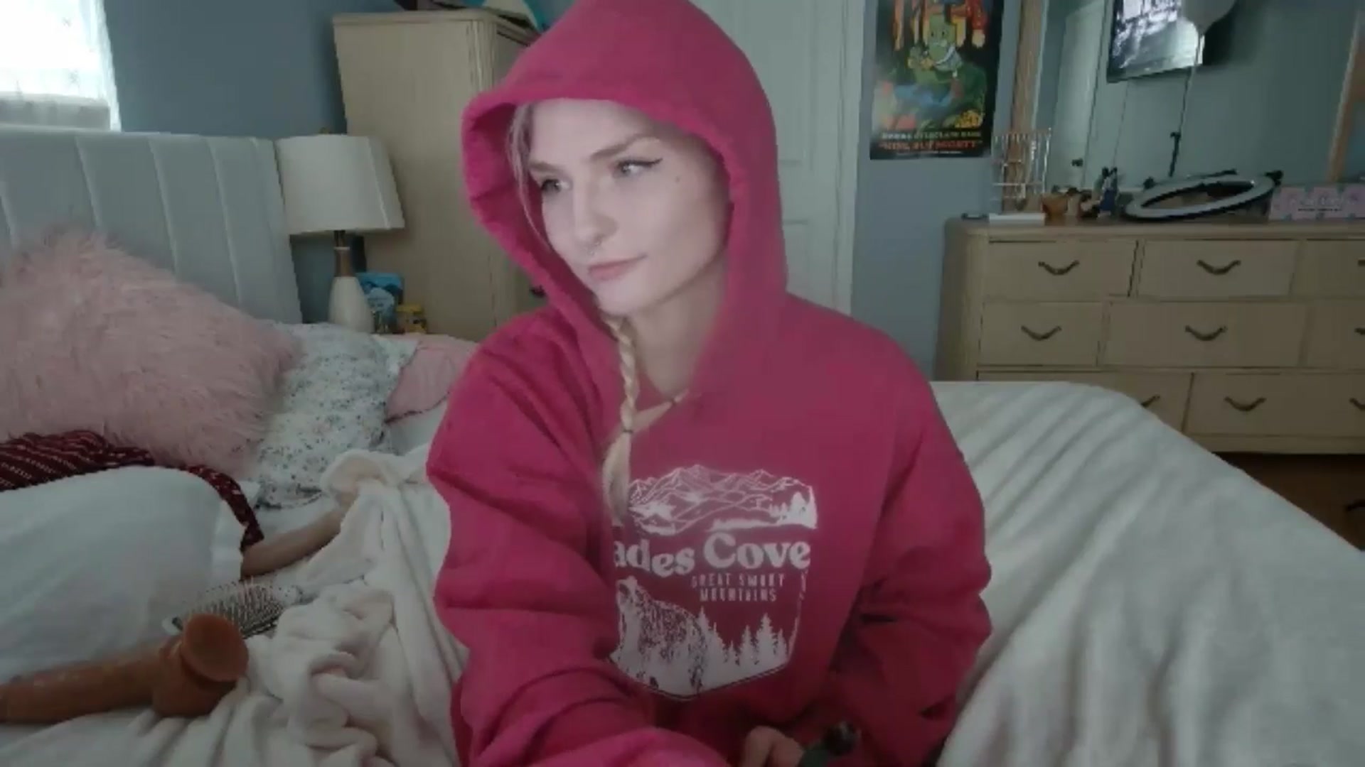 Gallery image thumbnail from DuckChan0's myfreecams stream on, 06/20/2024, 16:40 image 16 of 20