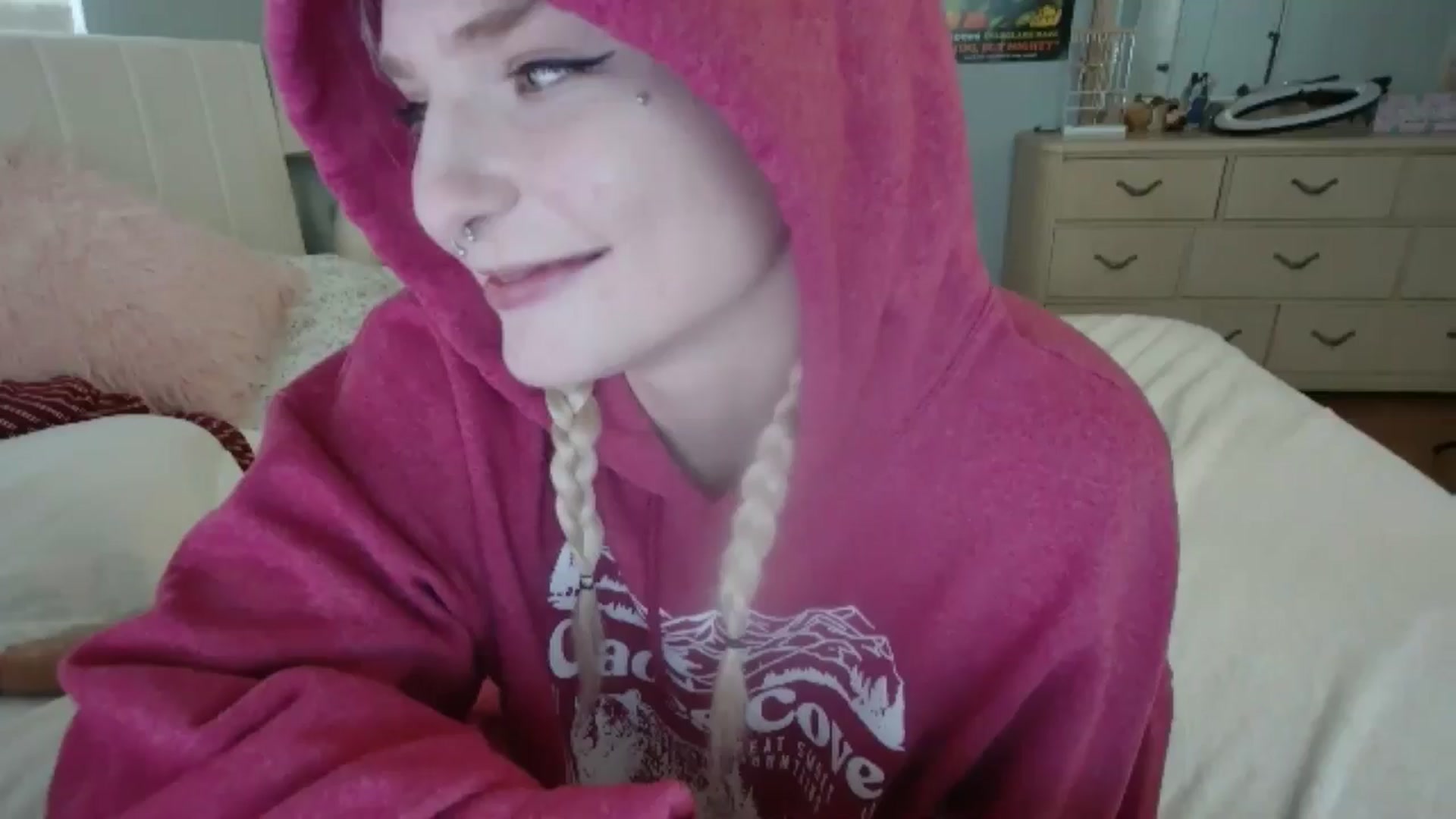 Gallery image thumbnail from DuckChan0's myfreecams stream on, 06/20/2024, 16:58 image 1 of 20