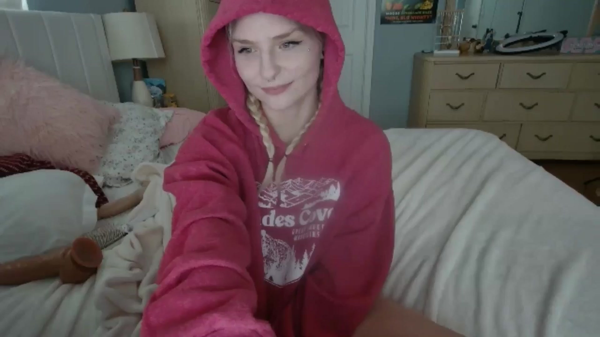 Gallery image thumbnail from DuckChan0's myfreecams stream on, 06/20/2024, 16:58 image 5 of 20