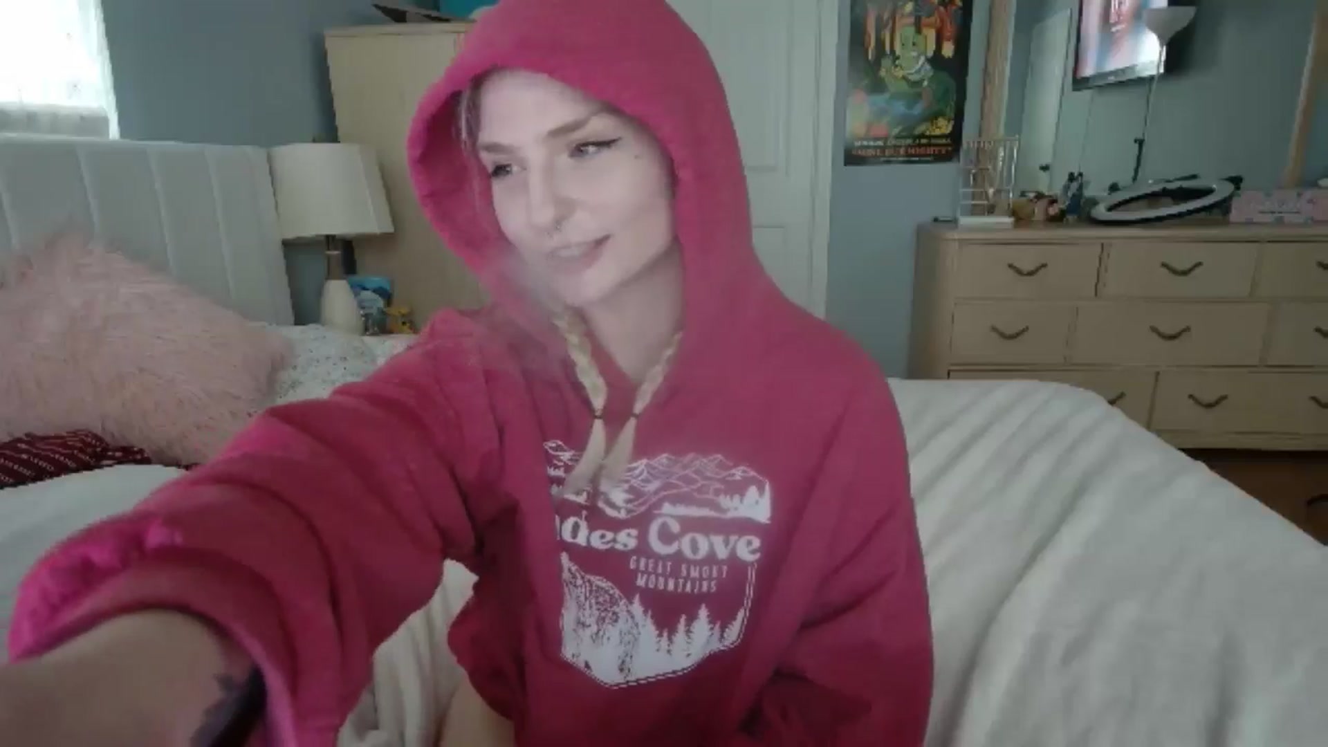 Gallery image thumbnail from DuckChan0's myfreecams stream on, 06/20/2024, 16:58 image 4 of 20