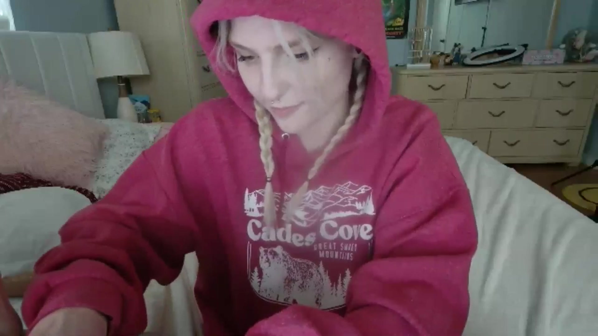 Gallery image thumbnail from DuckChan0's myfreecams stream on, 06/20/2024, 17:11 image 16 of 20