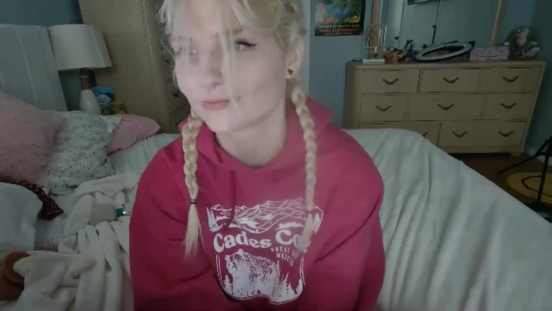 Gallery image thumbnail from DuckChan0's myfreecams stream on, 06/20/2024, 17:11 image 3 of 20