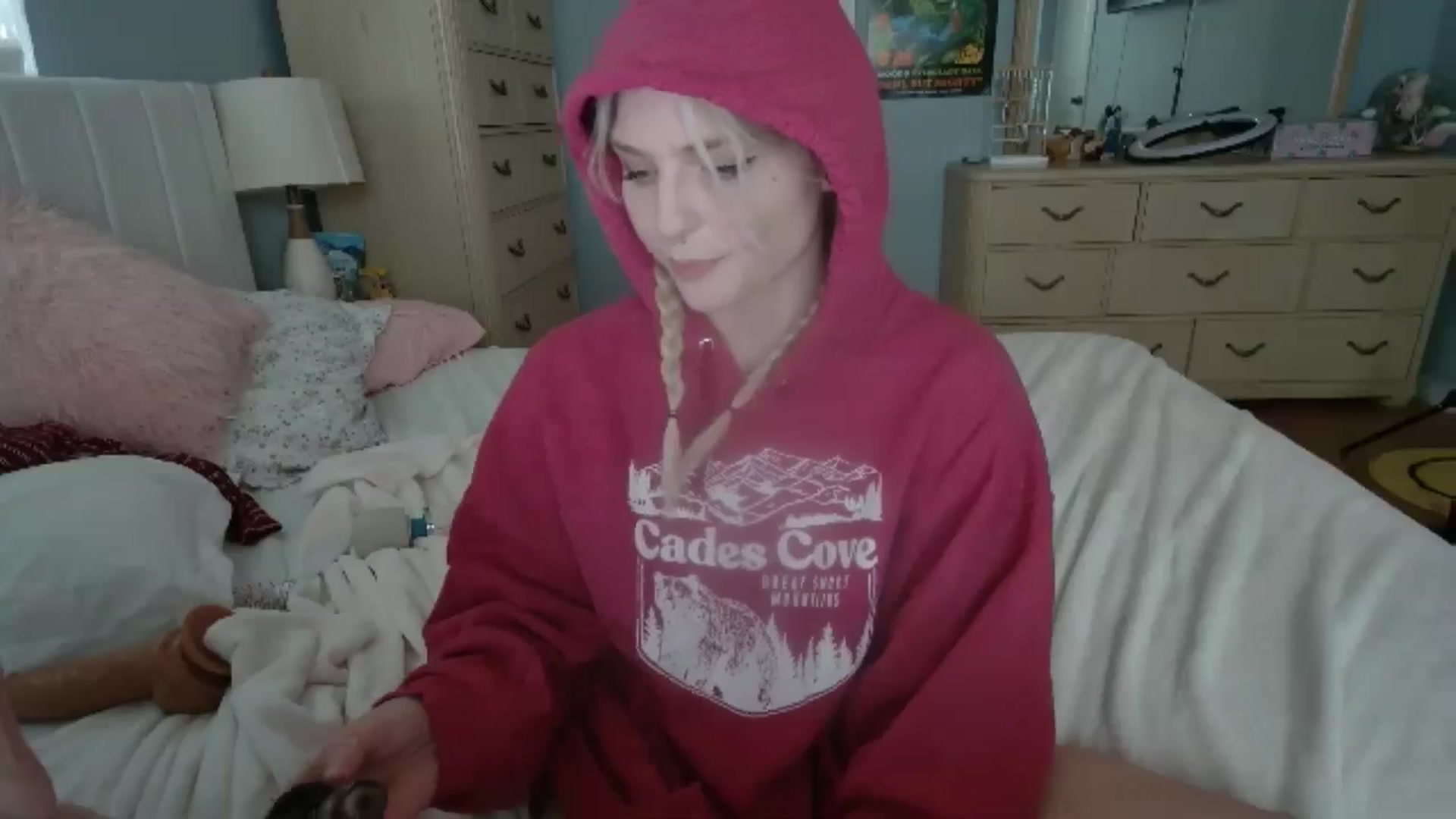Gallery image thumbnail from DuckChan0's myfreecams stream on, 06/20/2024, 17:11 image 15 of 20