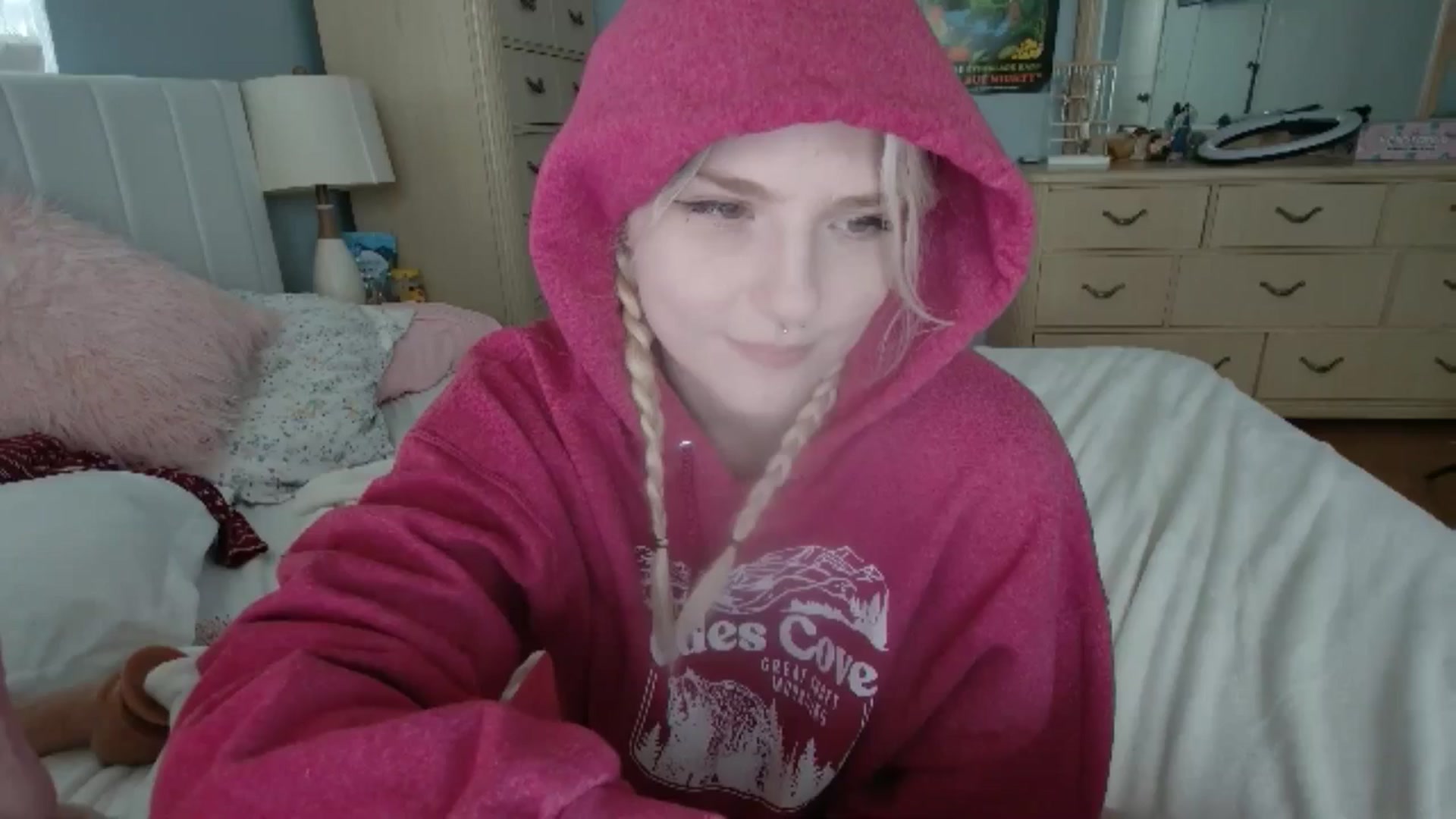 Gallery image thumbnail from DuckChan0's myfreecams stream on, 06/20/2024, 17:11 image 8 of 20
