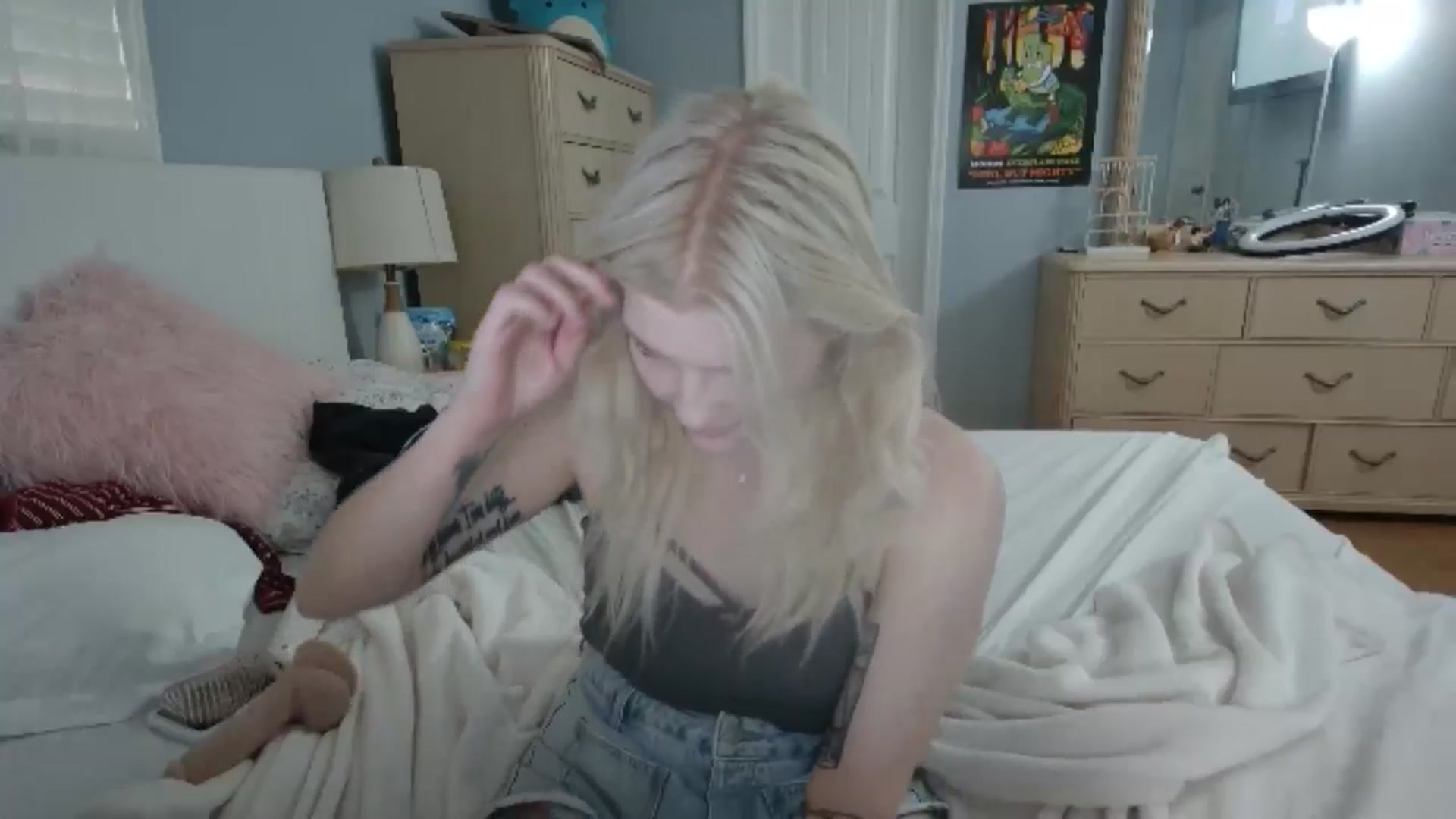 Gallery image thumbnail from DuckChan0's myfreecams stream on, 06/21/2024, 24:15 image 4 of 20