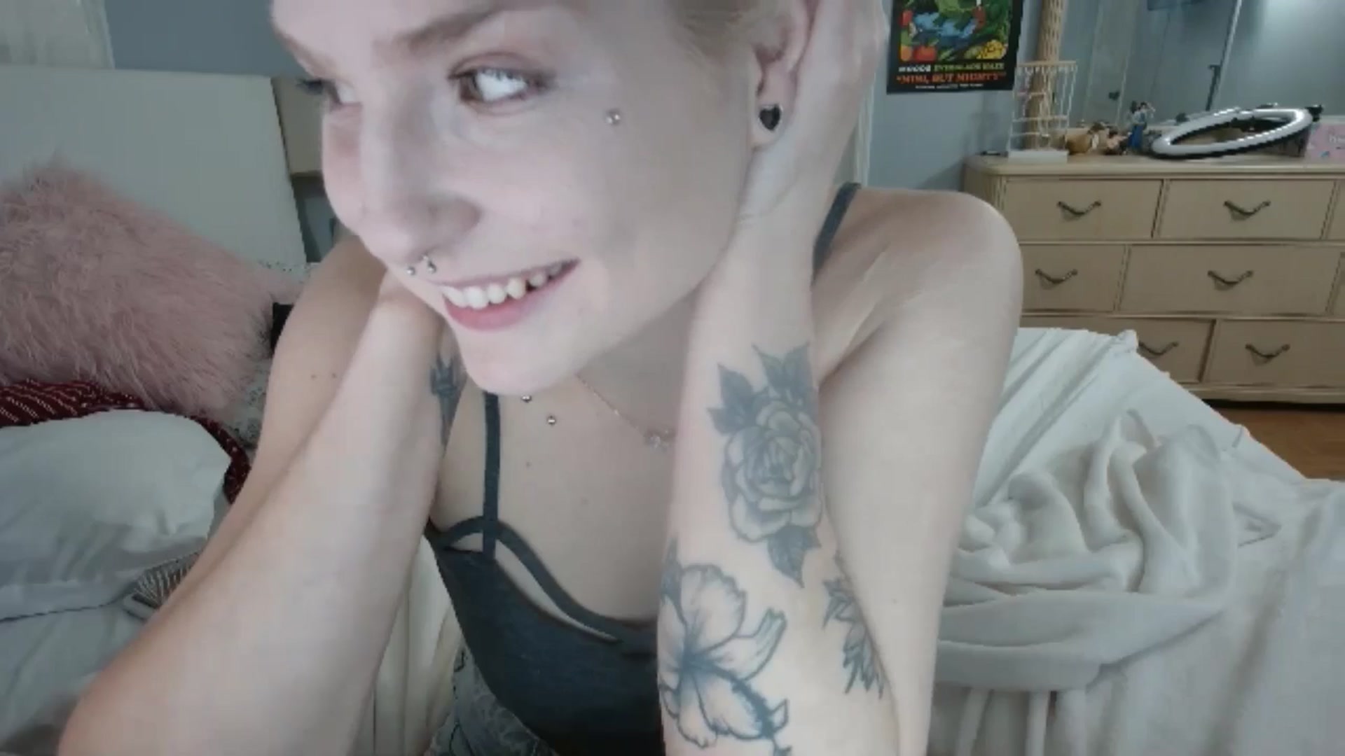 Gallery image thumbnail from DuckChan0's myfreecams stream on, 06/21/2024, 24:15 image 10 of 20