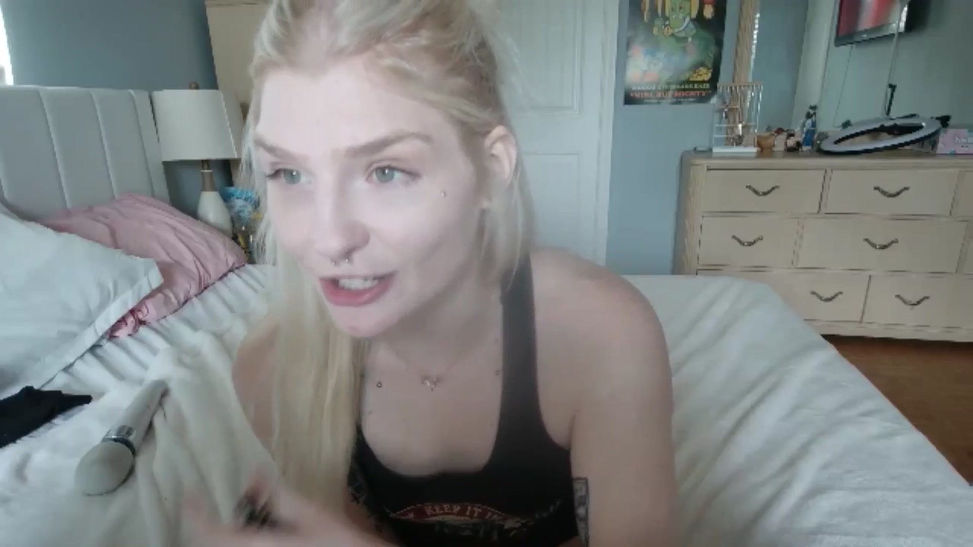 Gallery image thumbnail from DuckChan0's myfreecams stream on, 06/21/2024, 15:37 image 8 of 20