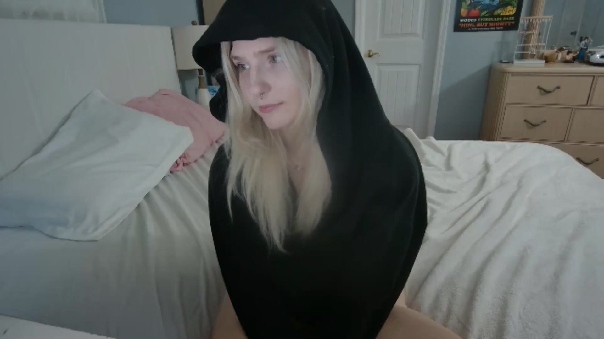 Gallery image thumbnail from DuckChan0's myfreecams stream on, 06/22/2024, 24:23 image 18 of 20