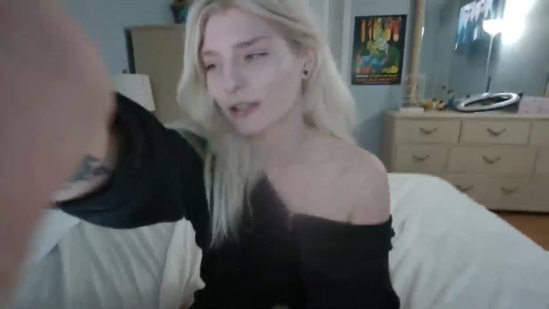Gallery image thumbnail from DuckChan0's myfreecams stream on, 06/22/2024, 24:23 image 12 of 20