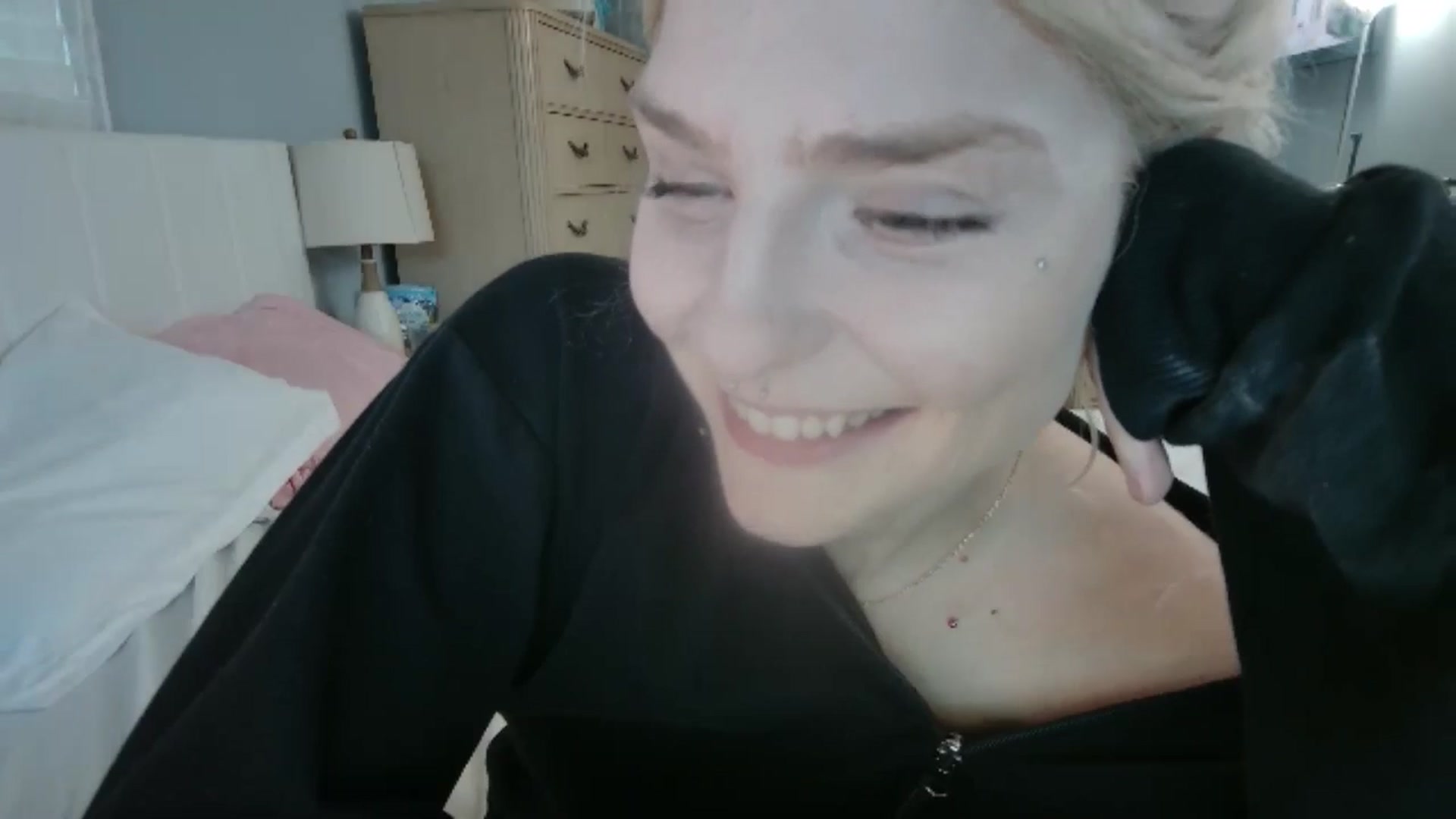 Gallery image thumbnail from DuckChan0's myfreecams stream on, 06/22/2024, 24:23 image 4 of 20