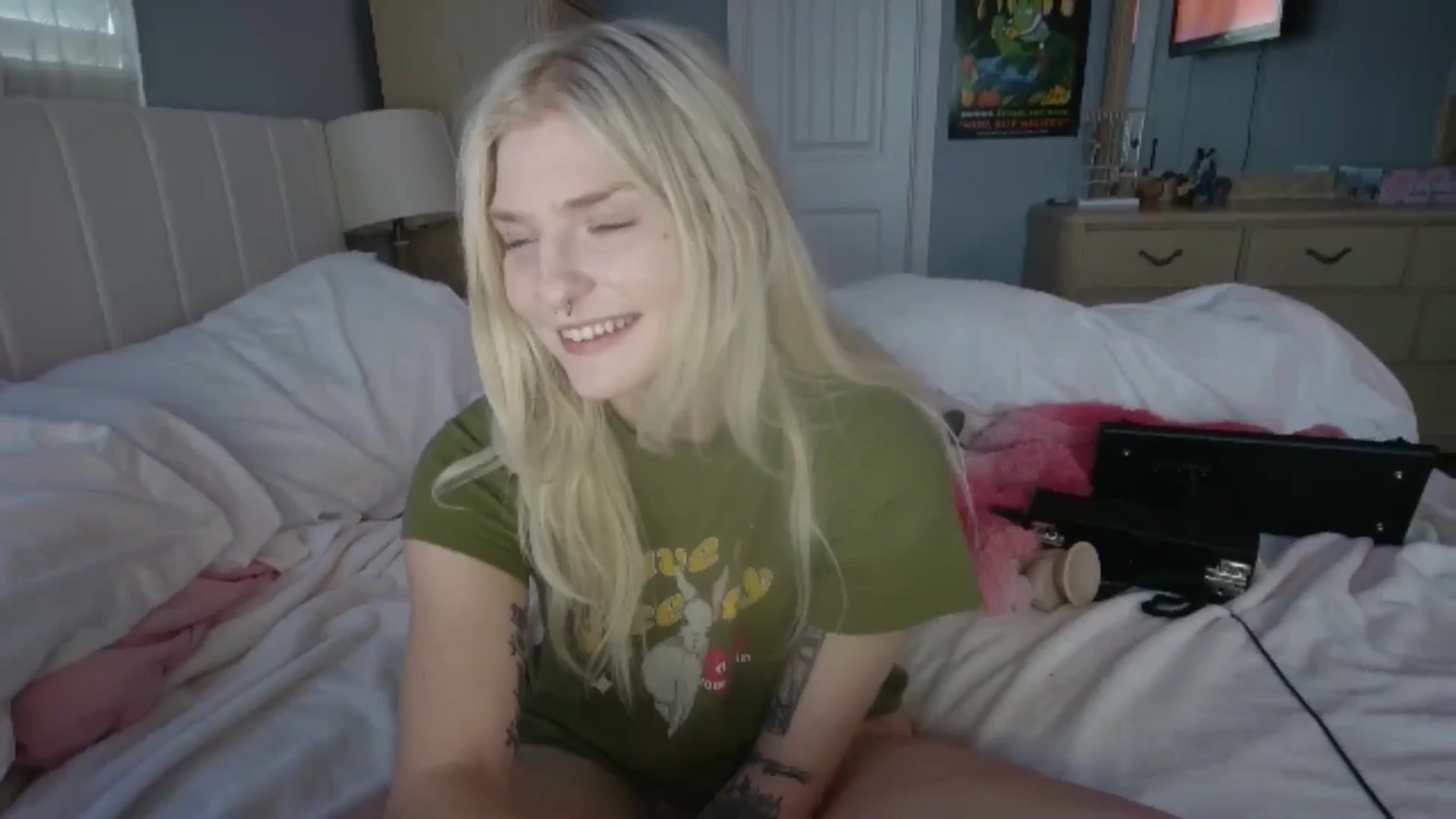 Gallery image thumbnail from DuckChan0's myfreecams stream on, 06/23/2024, 23:13 image 11 of 20
