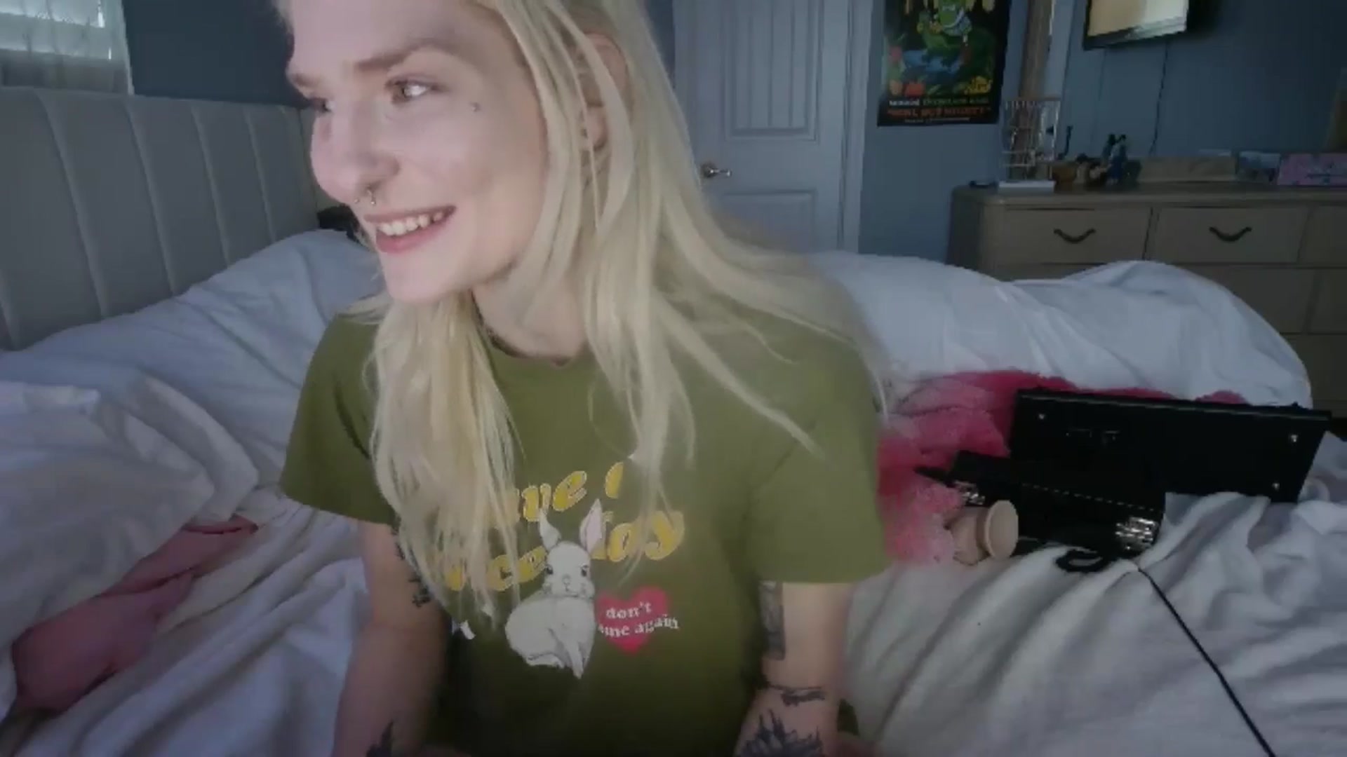 Gallery image thumbnail from DuckChan0's myfreecams stream on, 06/23/2024, 23:13 image 13 of 20