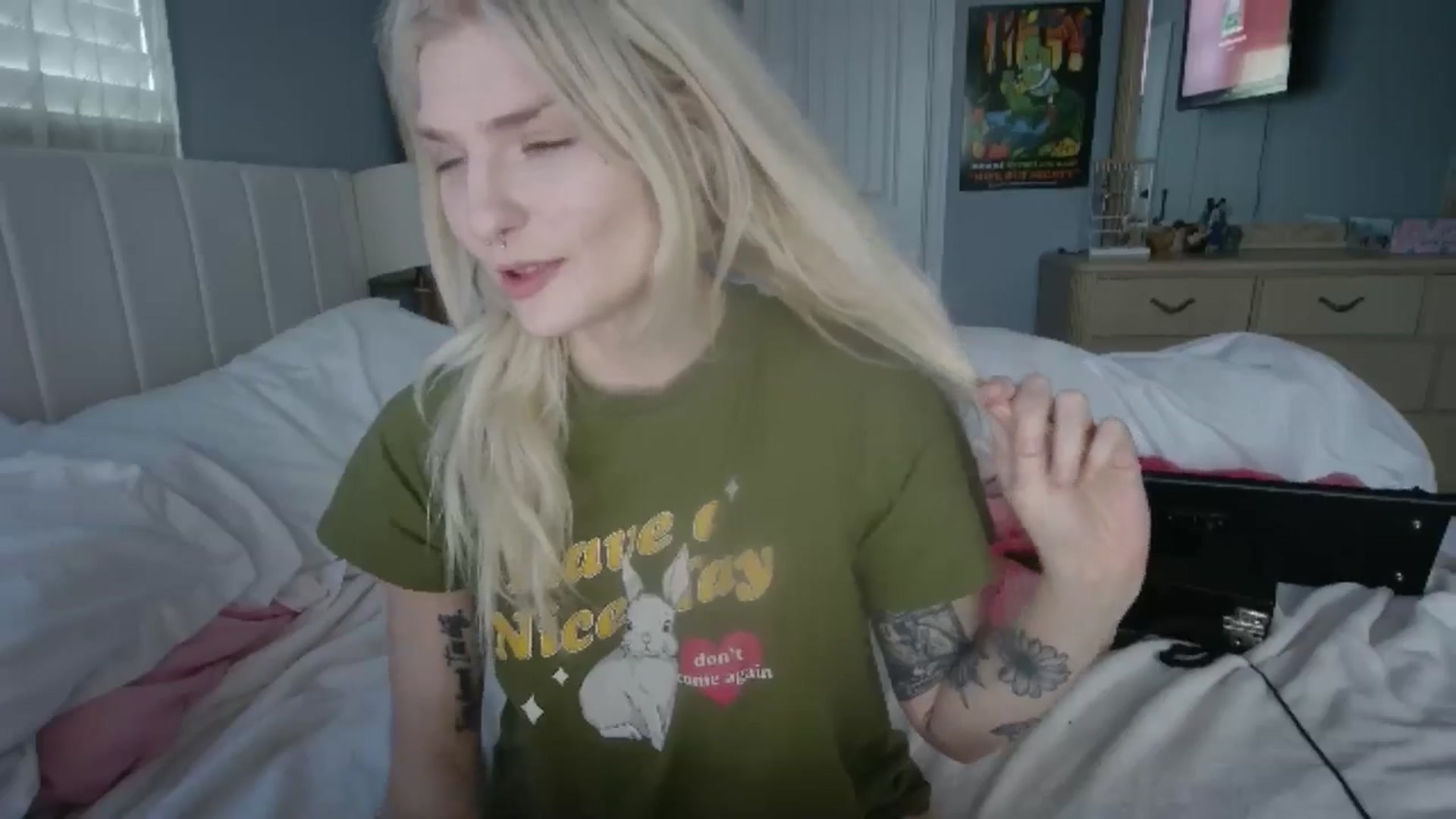 Gallery image thumbnail from DuckChan0's myfreecams stream on, 06/23/2024, 23:13 image 6 of 20