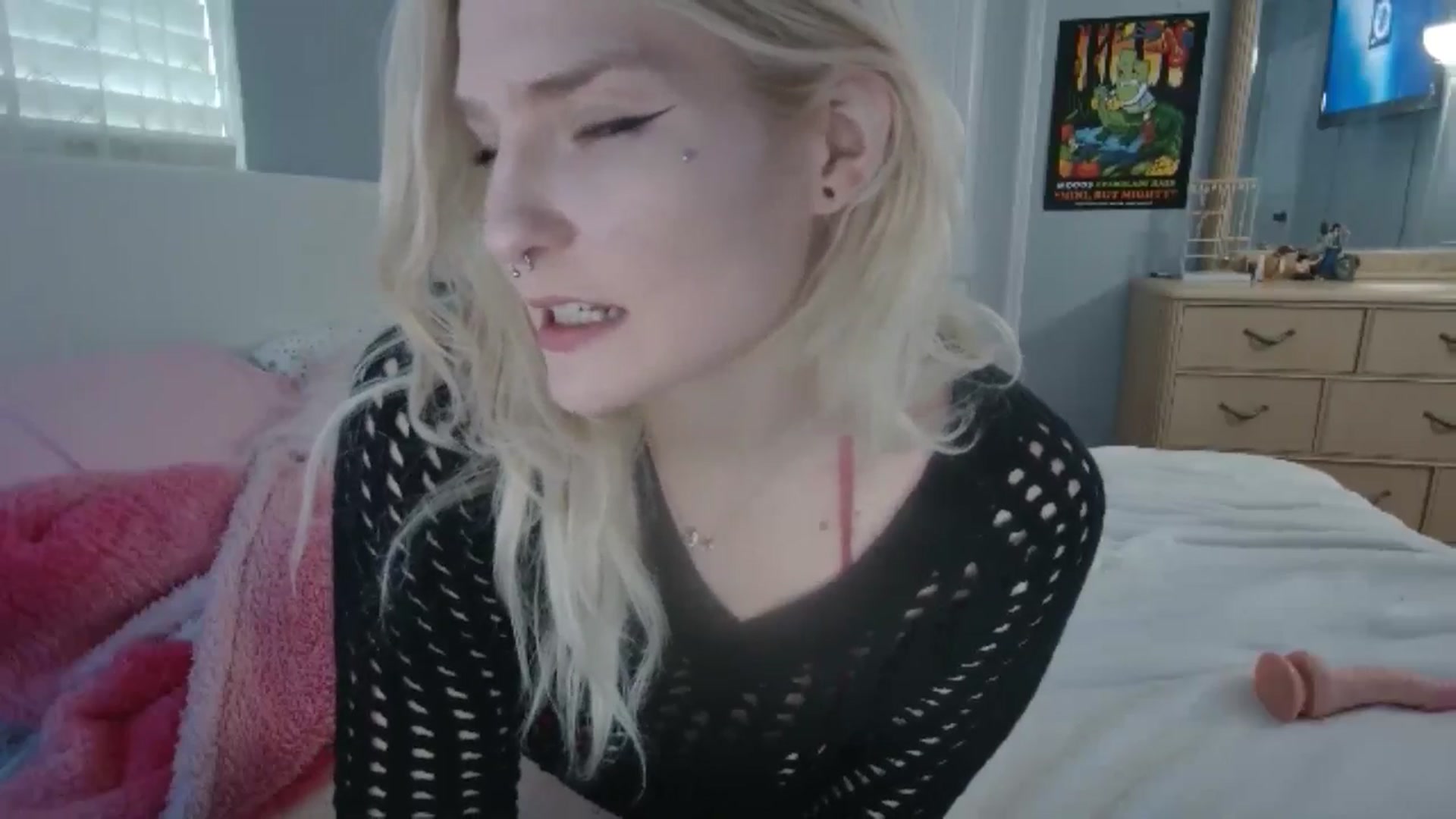 Gallery image thumbnail from DuckChan0's myfreecams stream on, 06/24/2024, 17:27 image 3 of 20