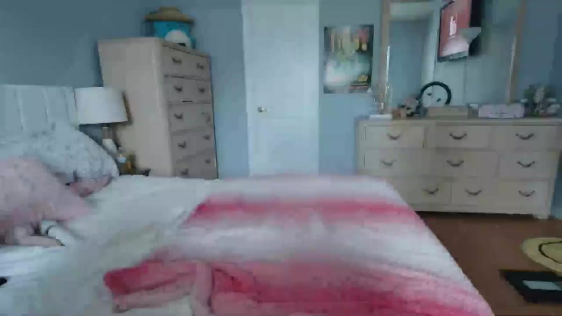 Gallery image thumbnail from DuckChan0's myfreecams stream on, 06/25/2024, 16:07 image 2 of 20