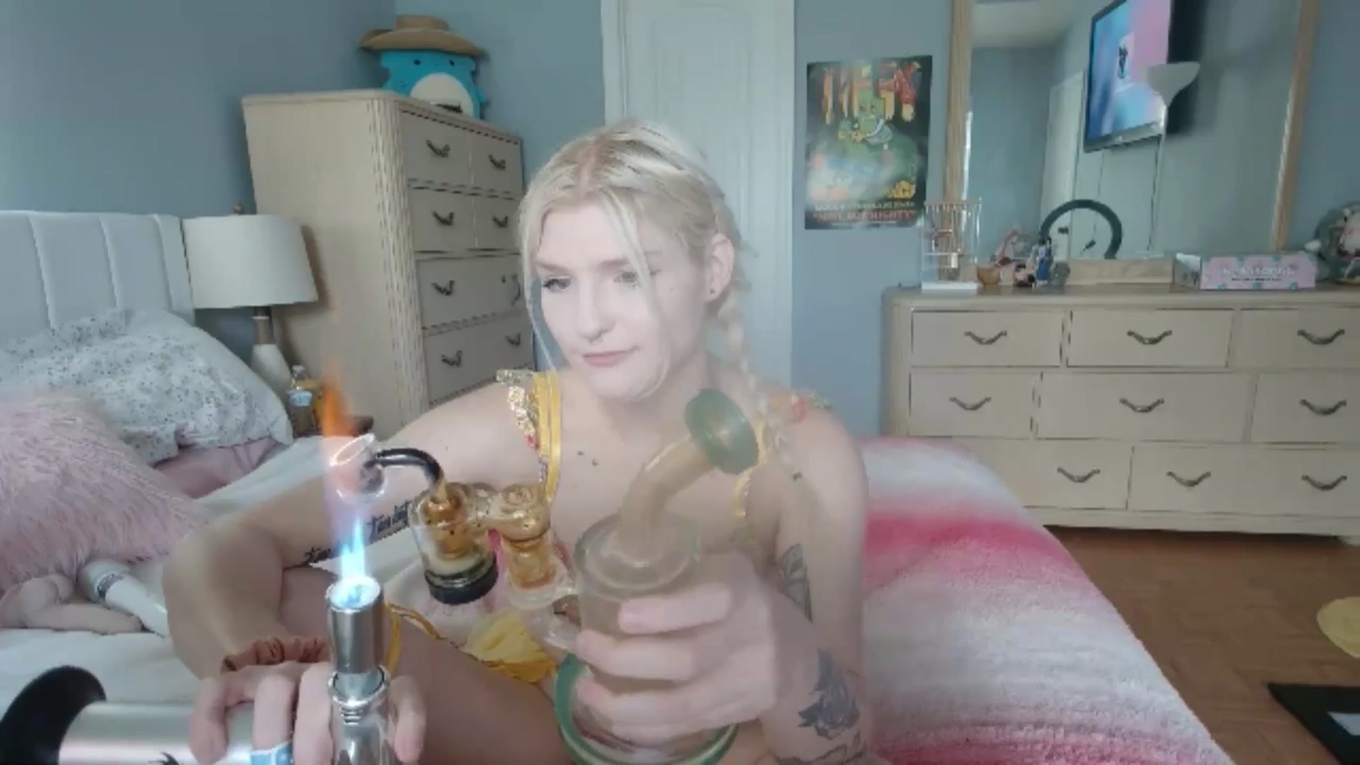 Gallery image thumbnail from DuckChan0's myfreecams stream on, 06/25/2024, 16:07 image 3 of 20