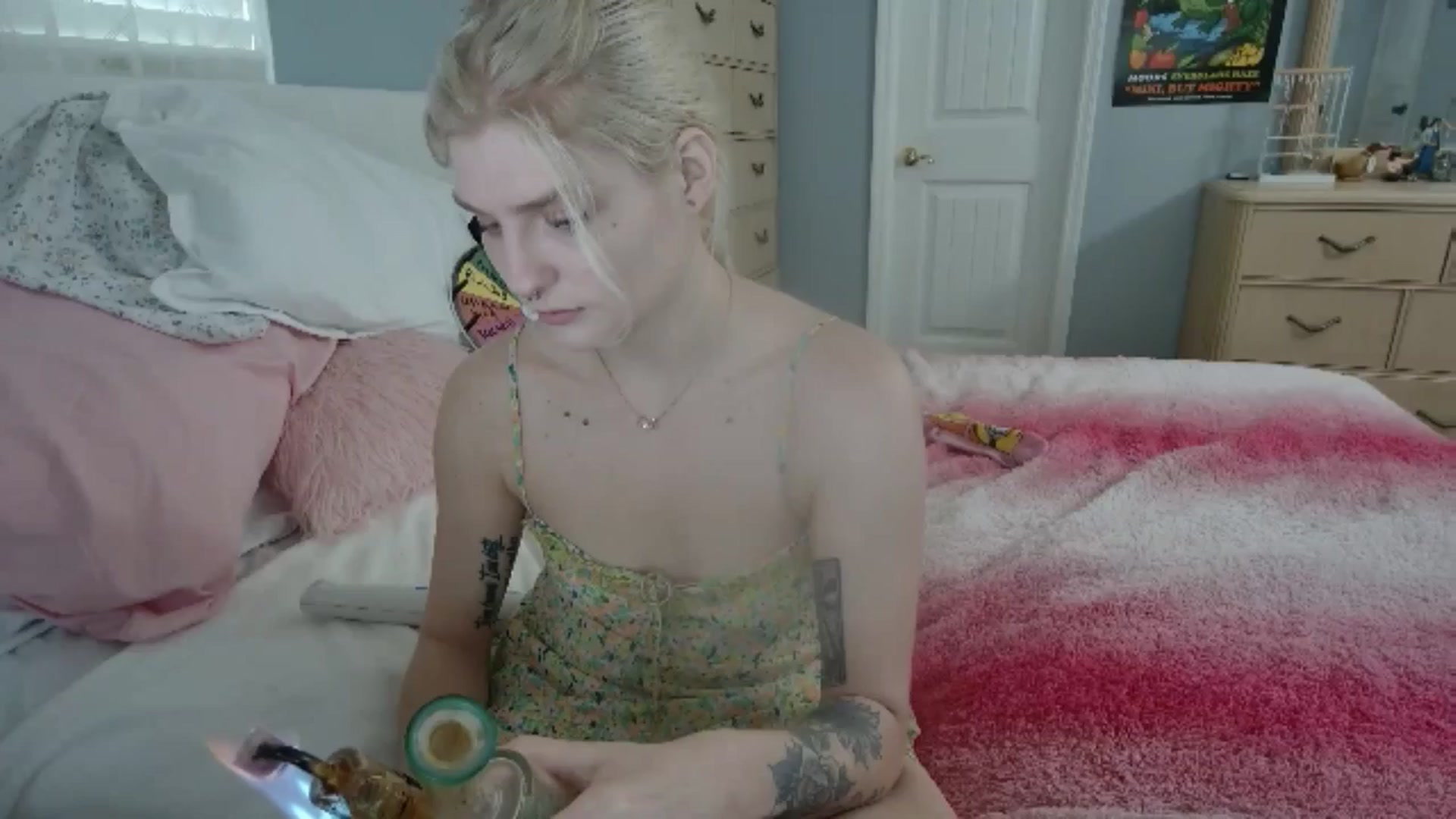 Gallery image thumbnail from DuckChan0's myfreecams stream on, 06/25/2024, 23:01 image 1 of 20