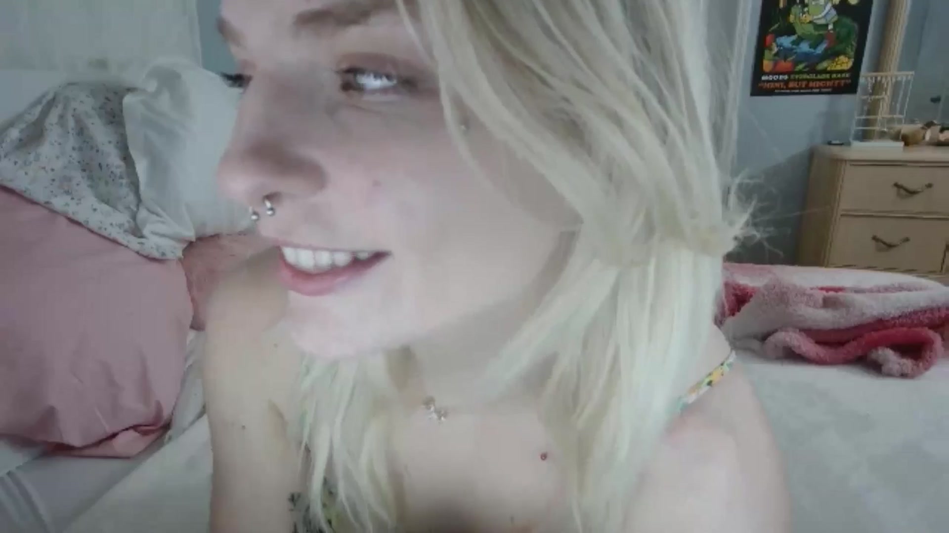Gallery image thumbnail from DuckChan0's myfreecams stream on, 06/25/2024, 23:50 image 2 of 20