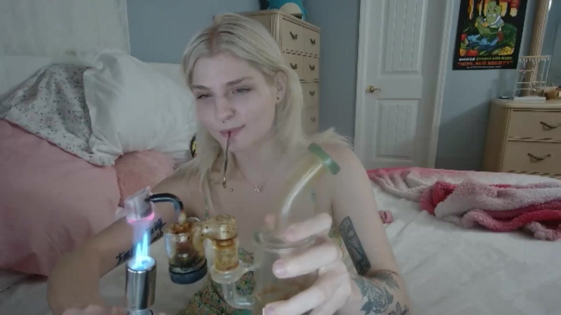 Gallery image thumbnail from DuckChan0's myfreecams stream on, 06/25/2024, 23:50 image 13 of 20
