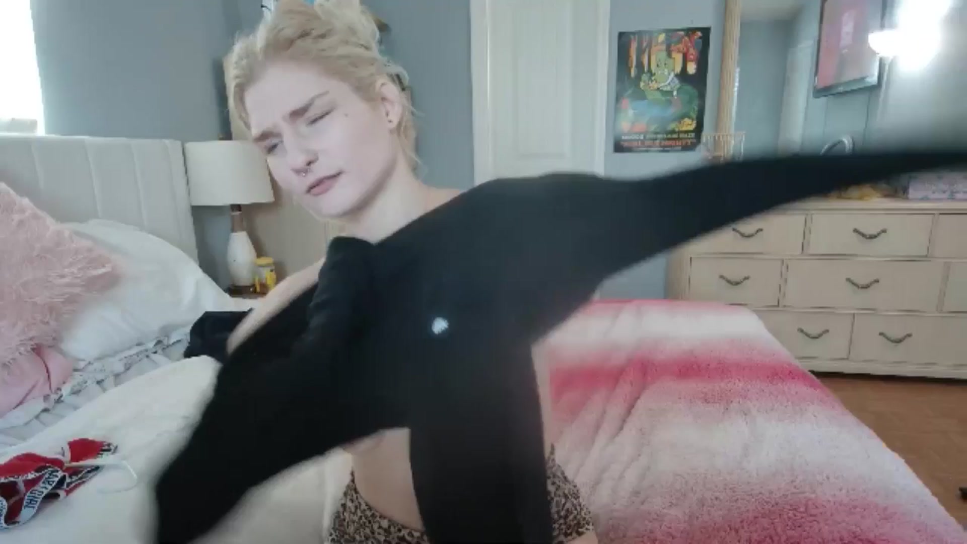 Gallery image thumbnail from DuckChan0's myfreecams stream on, 06/26/2024, 14:32 image 6 of 20