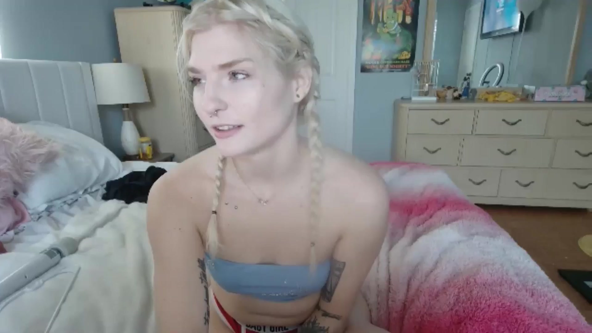 Gallery image thumbnail from DuckChan0's myfreecams stream on, 06/26/2024, 14:48 image 8 of 20