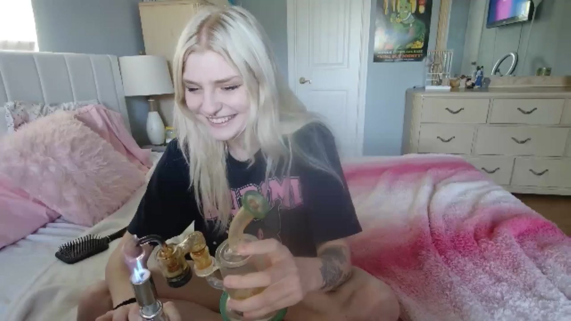 Gallery image thumbnail from DuckChan0's myfreecams stream on, 06/27/2024, 14:47 image 18 of 20