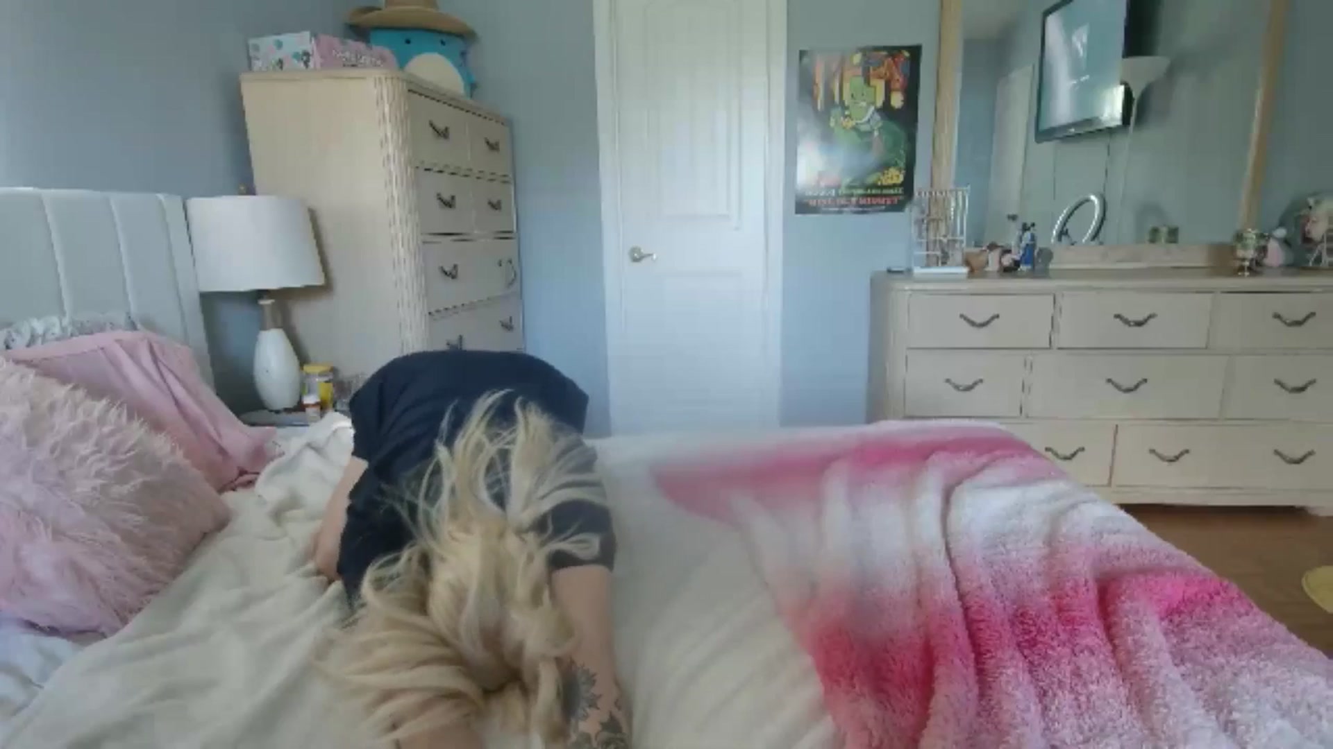 Gallery image thumbnail from DuckChan0's myfreecams stream on, 06/27/2024, 15:01 image 10 of 20