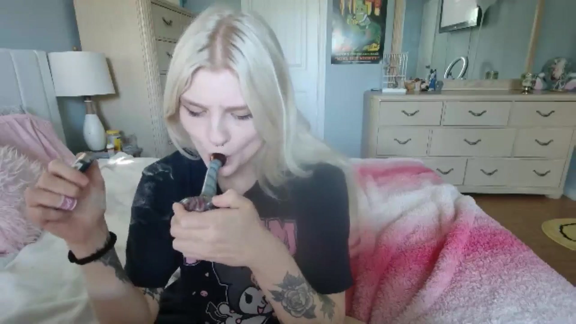 Gallery image thumbnail from DuckChan0's myfreecams stream on, 06/27/2024, 15:17 image 6 of 20