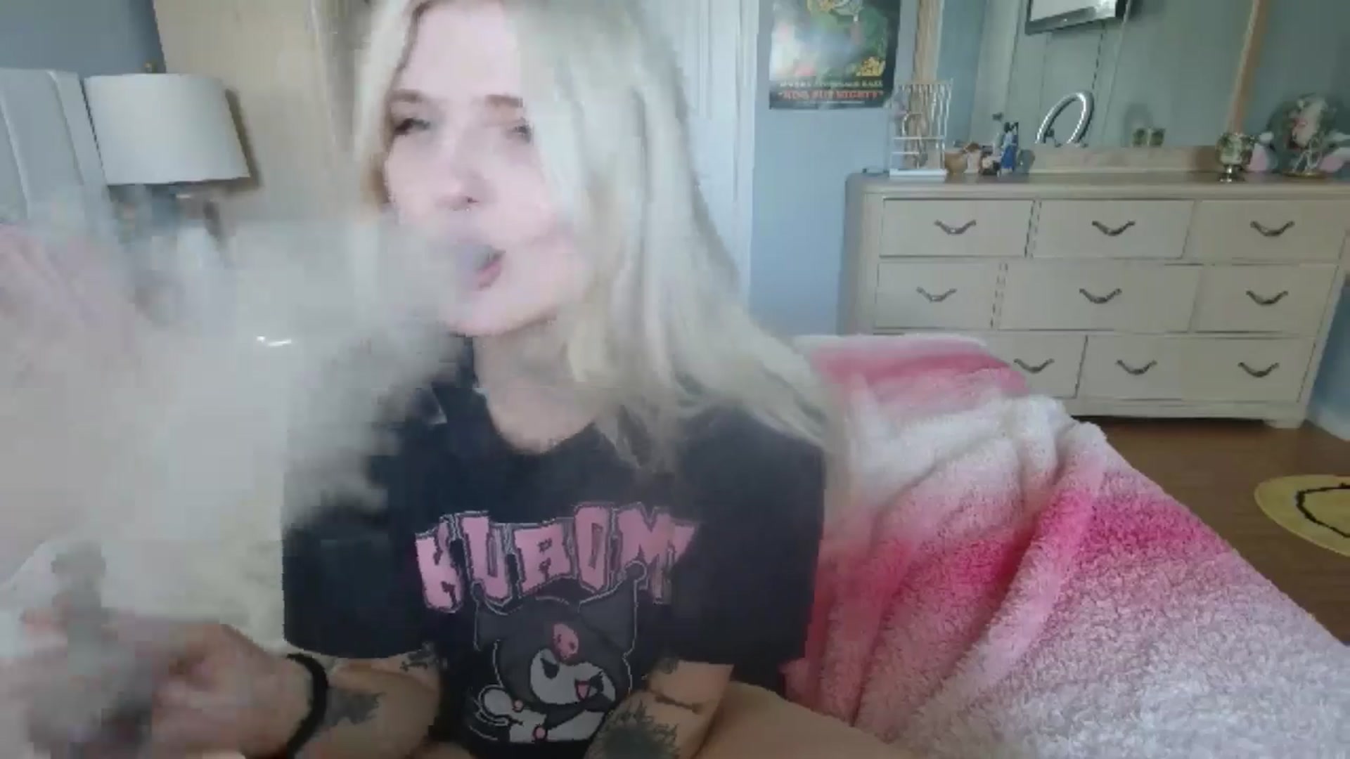 Gallery image thumbnail from DuckChan0's myfreecams stream on, 06/27/2024, 15:17 image 7 of 20