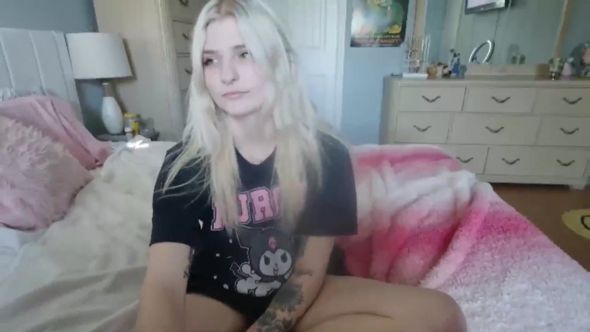 Gallery image thumbnail from DuckChan0's myfreecams stream on, 06/27/2024, 15:17 image 10 of 20
