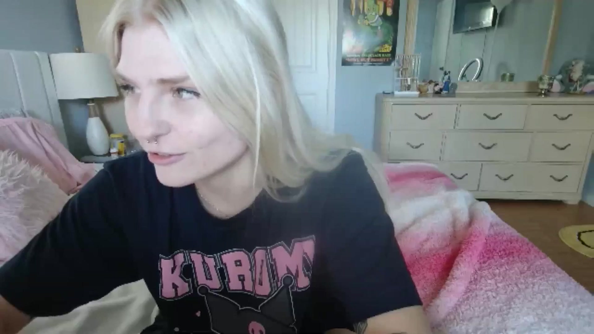 Gallery image thumbnail from DuckChan0's myfreecams stream on, 06/27/2024, 15:17 image 4 of 20