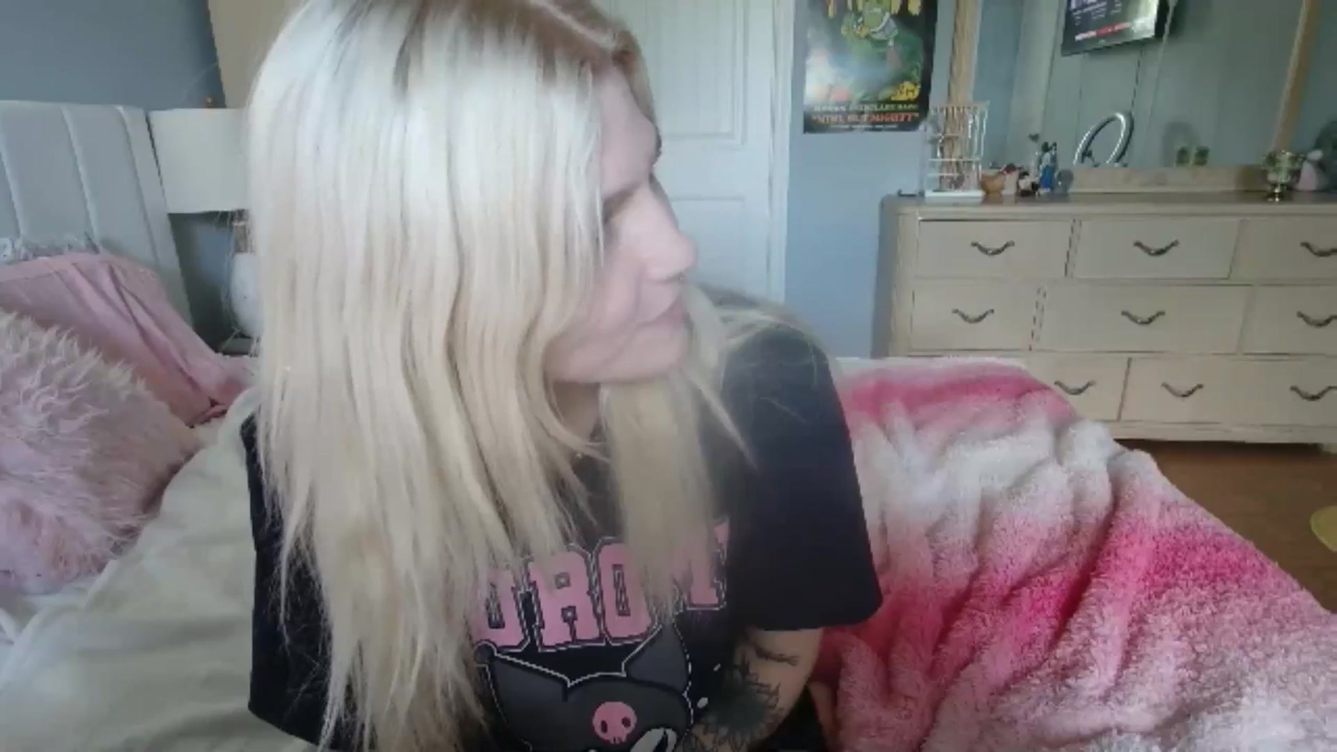 Gallery image thumbnail from DuckChan0's myfreecams stream on, 06/27/2024, 15:17 image 19 of 20