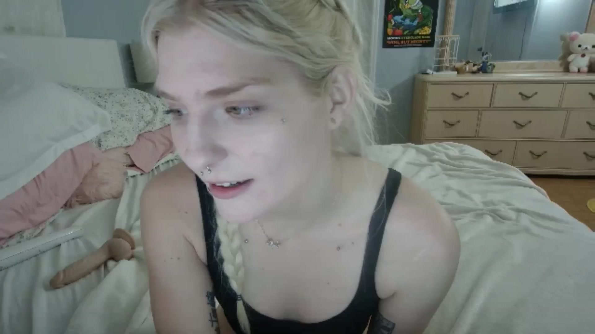 Gallery image thumbnail from DuckChan0's myfreecams stream on, 06/29/2024, 24:26 image 10 of 20