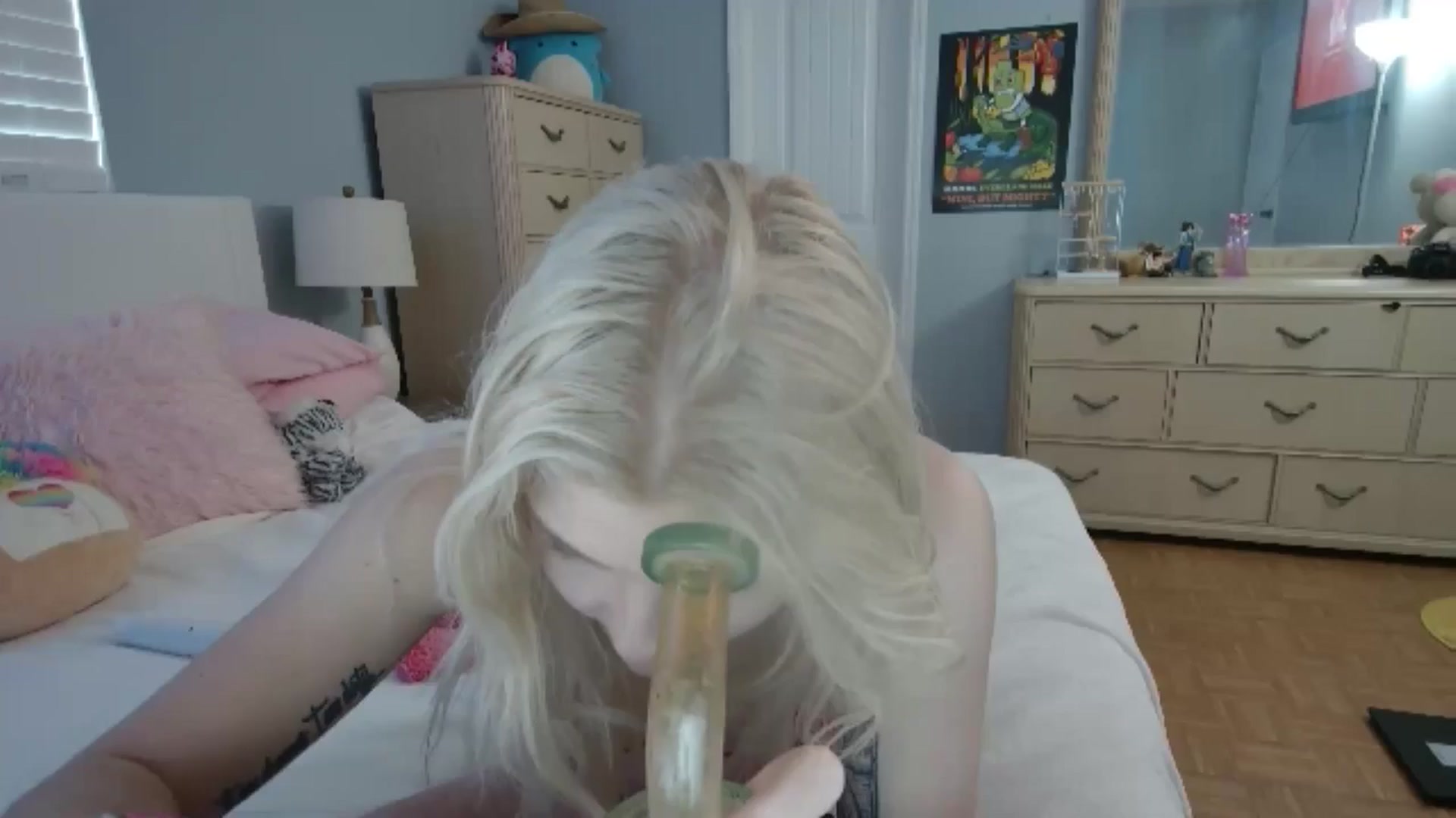 Gallery image thumbnail from DuckChan0's myfreecams stream on, 06/29/2024, 22:50 image 18 of 20