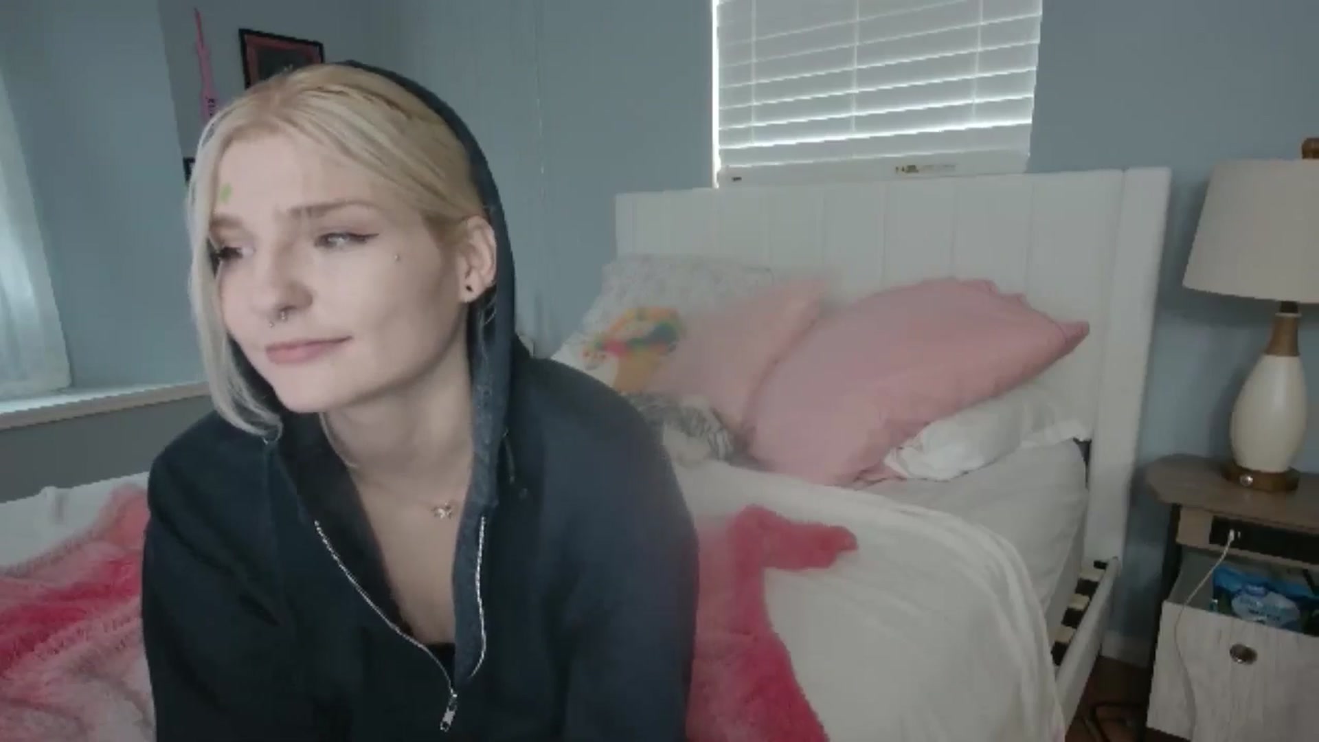 Gallery image thumbnail from DuckChan0's myfreecams stream on, 06/30/2024, 23:51 image 4 of 20