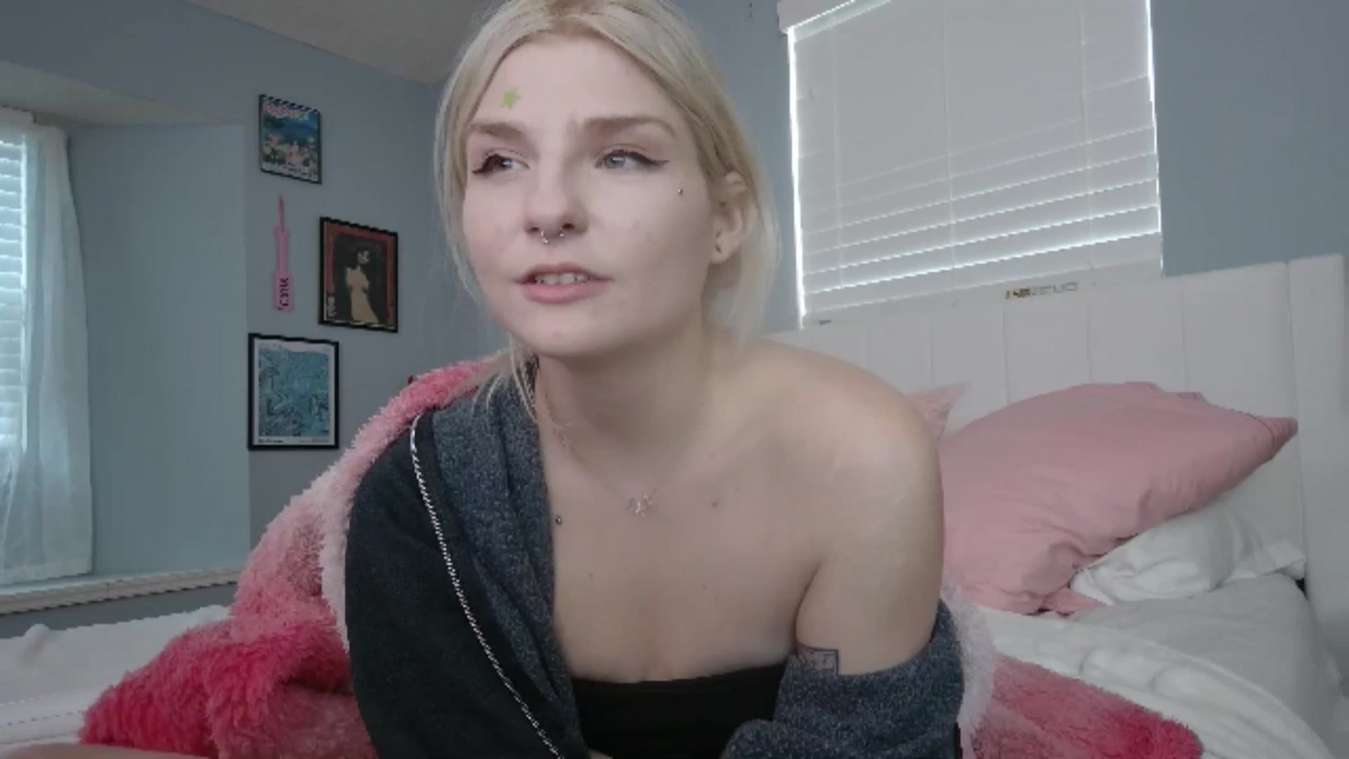 Gallery image thumbnail from DuckChan0's myfreecams stream on, 06/30/2024, 23:51 image 15 of 20