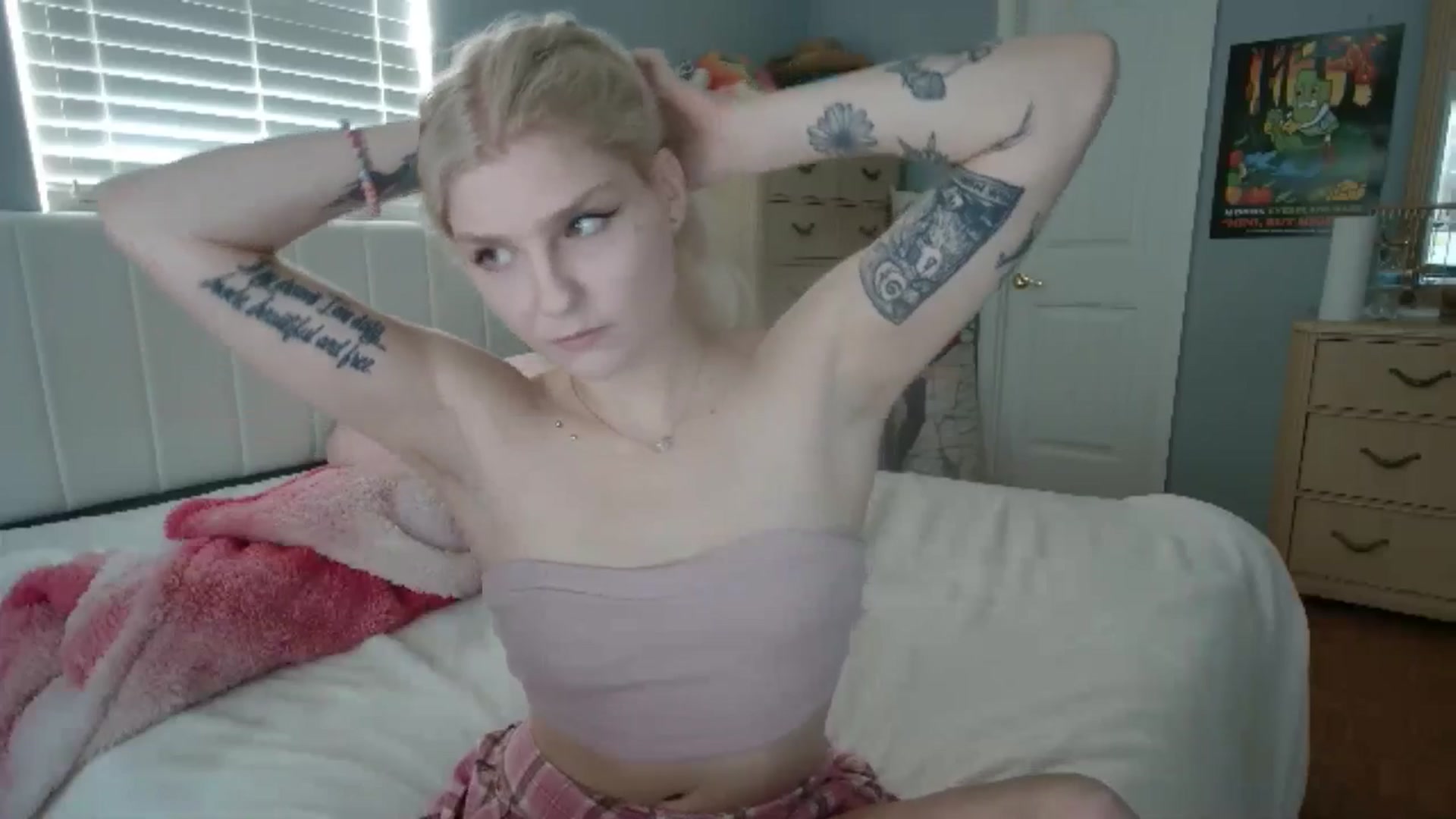 Gallery image thumbnail from DuckChan0's myfreecams stream on, 07/01/2024, 12:51 image 11 of 20