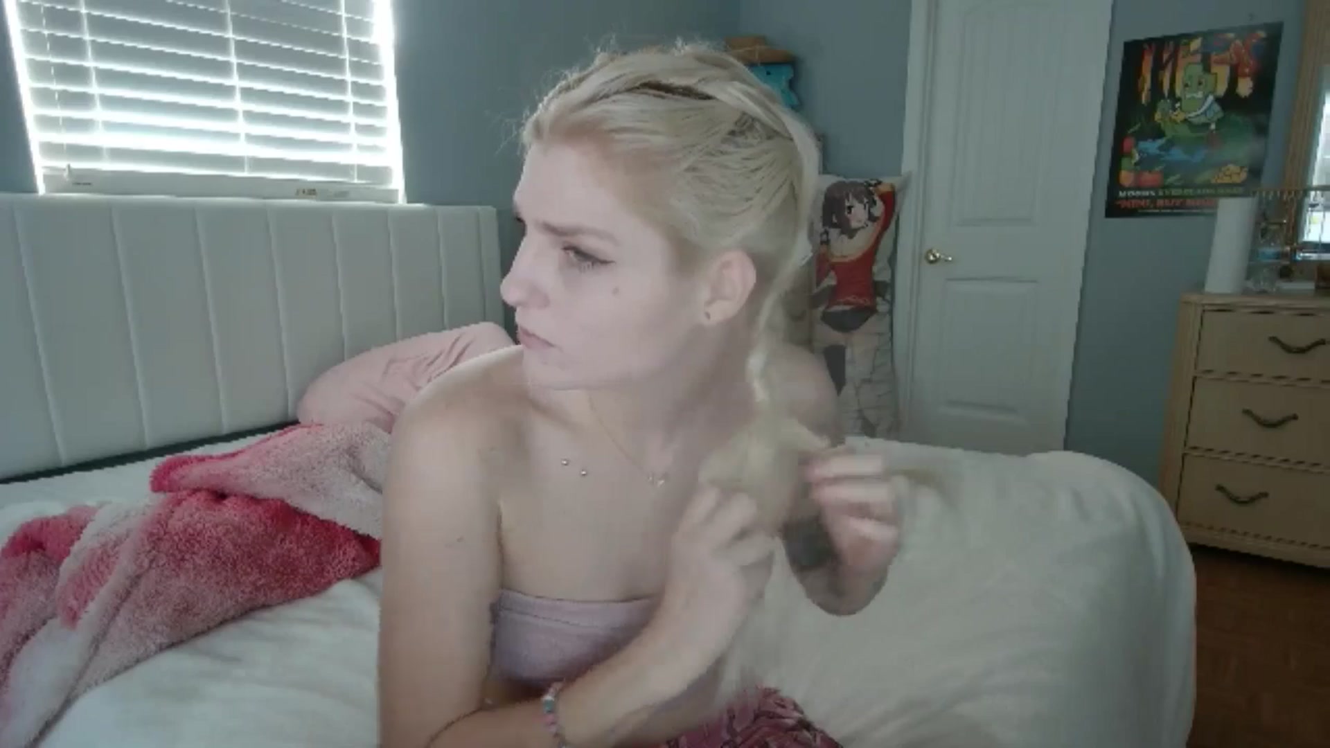Gallery image thumbnail from DuckChan0's myfreecams stream on, 07/01/2024, 12:51 image 12 of 20