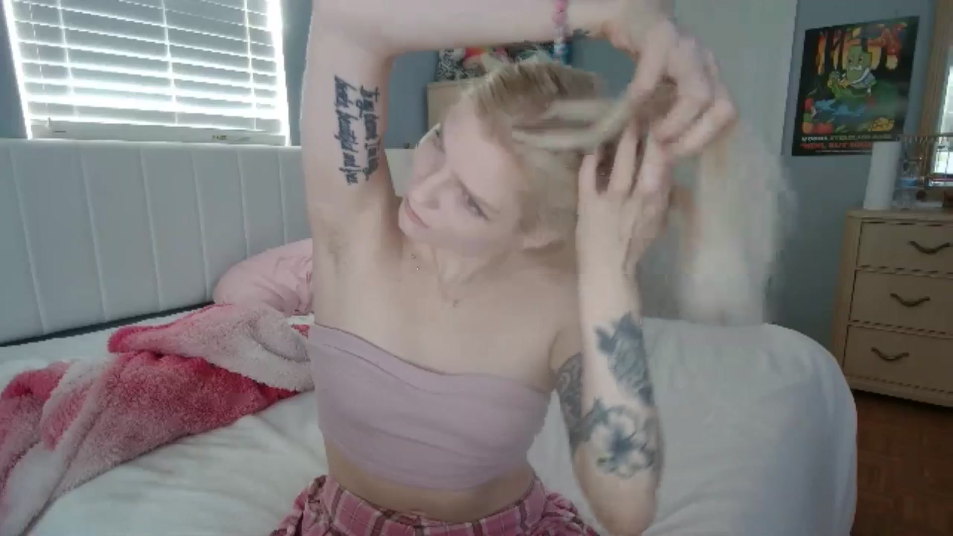 Gallery image thumbnail from DuckChan0's myfreecams stream on, 07/01/2024, 12:51 image 10 of 20
