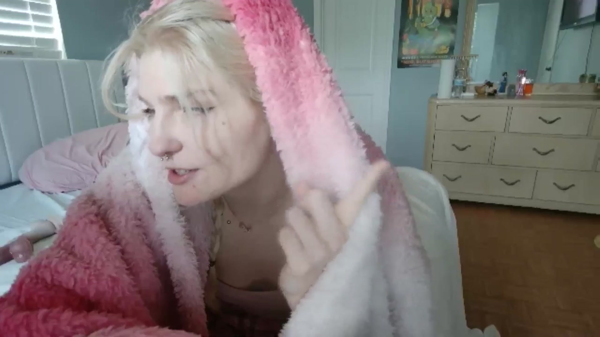 Gallery image thumbnail from DuckChan0's myfreecams stream on, 07/01/2024, 14:26 image 15 of 20