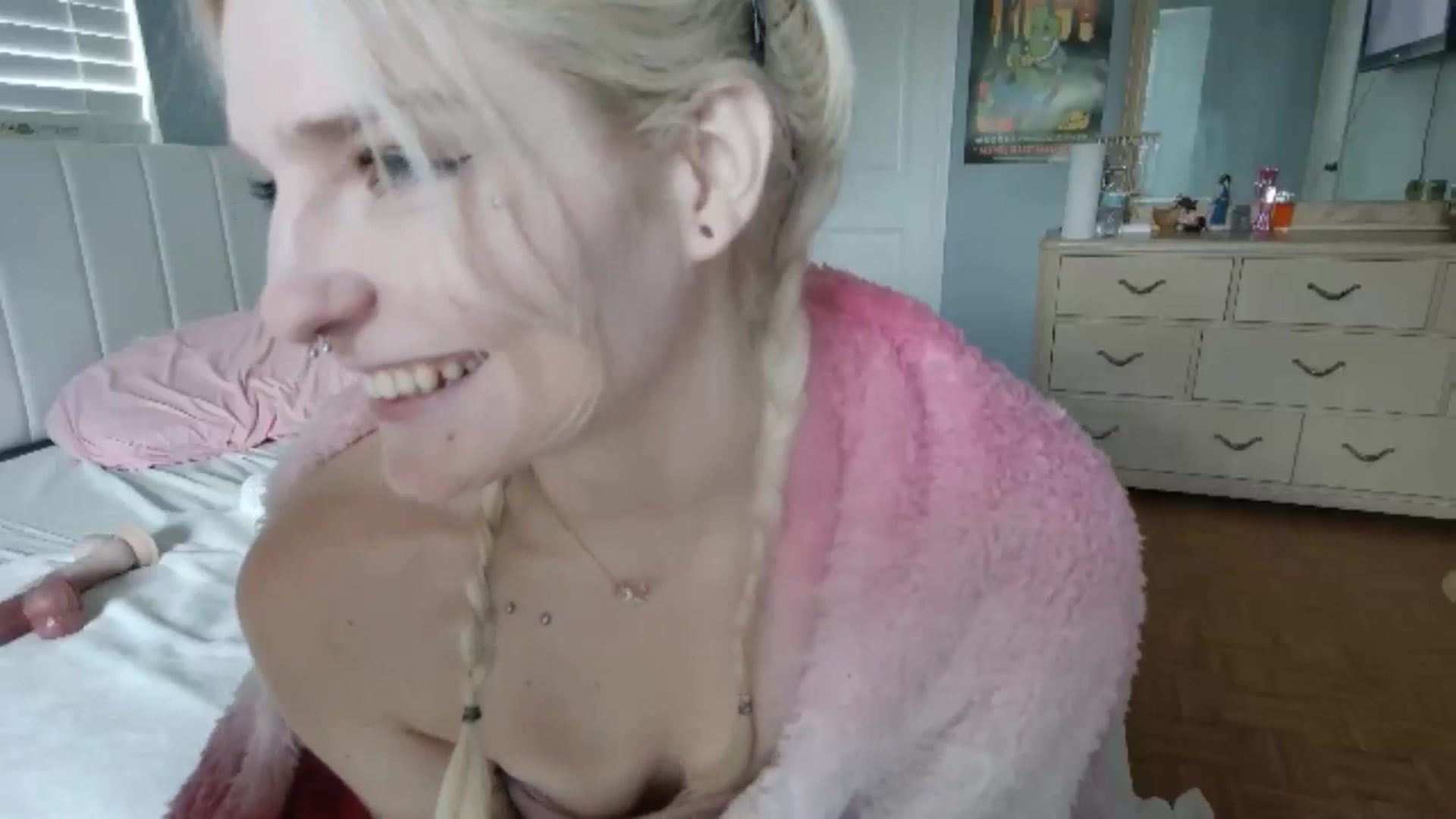 Gallery image thumbnail from DuckChan0's myfreecams stream on, 07/01/2024, 14:26 image 13 of 20