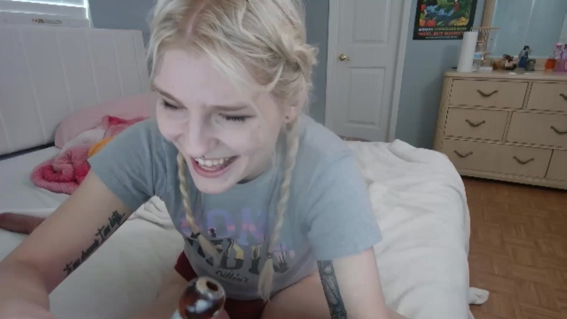 Gallery image thumbnail from DuckChan0's myfreecams stream on, 07/01/2024, 18:34 image 9 of 20