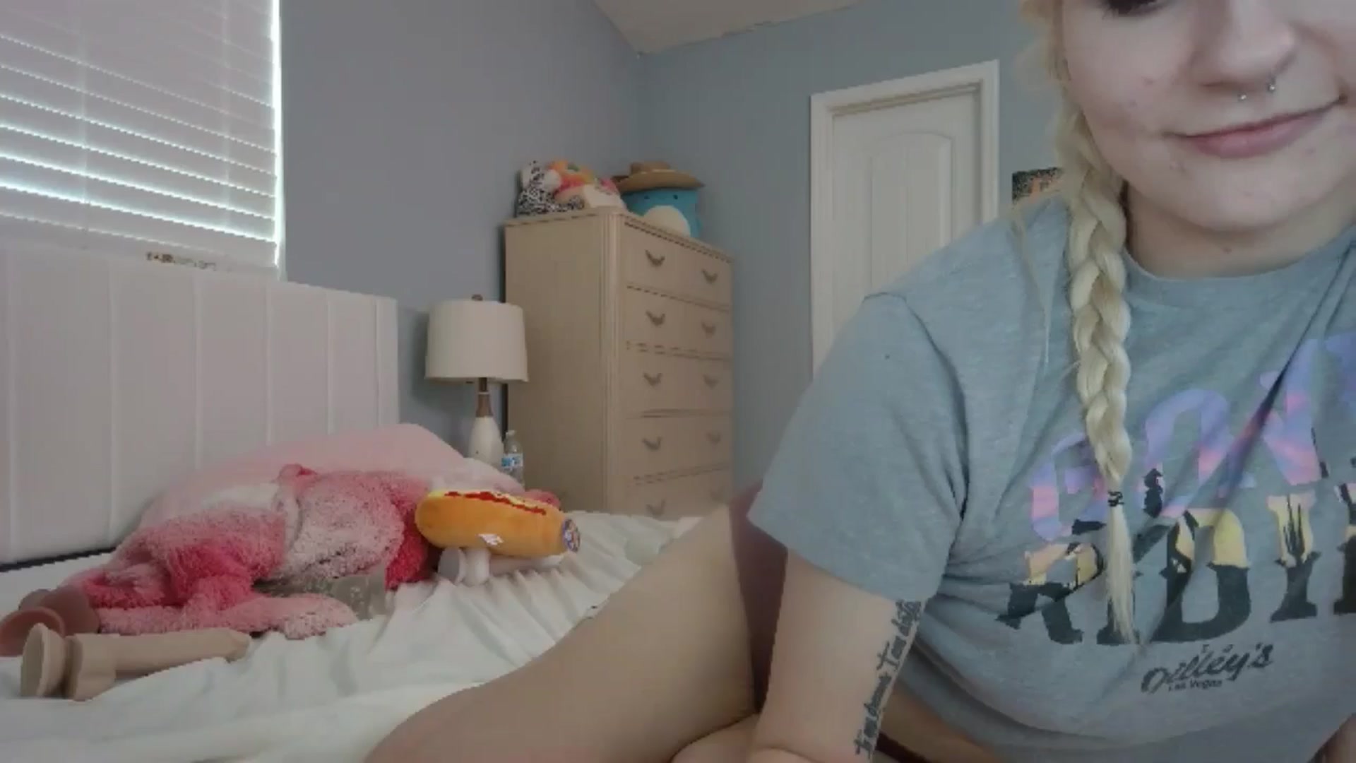 Gallery image thumbnail from DuckChan0's myfreecams stream on, 07/01/2024, 18:52 image 16 of 20