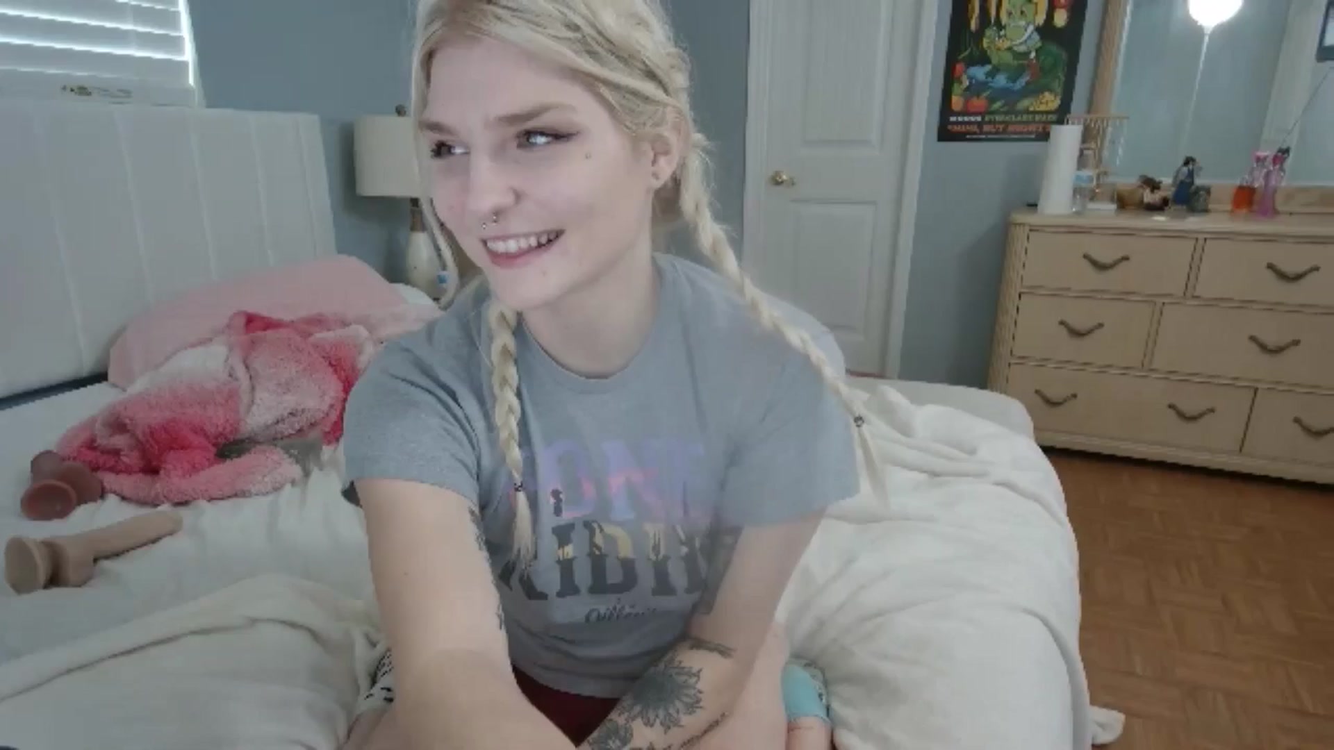 Gallery image thumbnail from DuckChan0's myfreecams stream on, 07/01/2024, 18:52 image 20 of 20