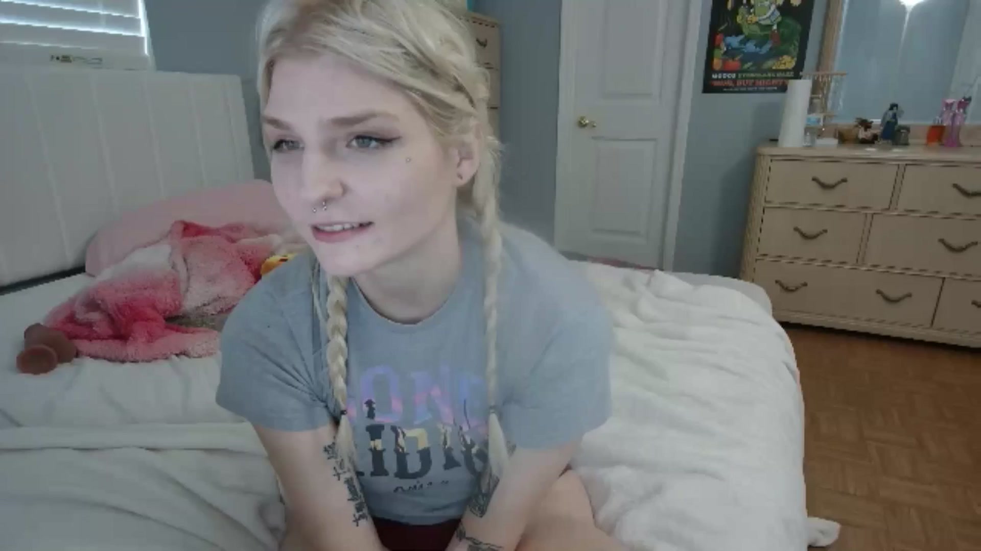 Gallery image thumbnail from DuckChan0's myfreecams stream on, 07/01/2024, 18:52 image 1 of 20