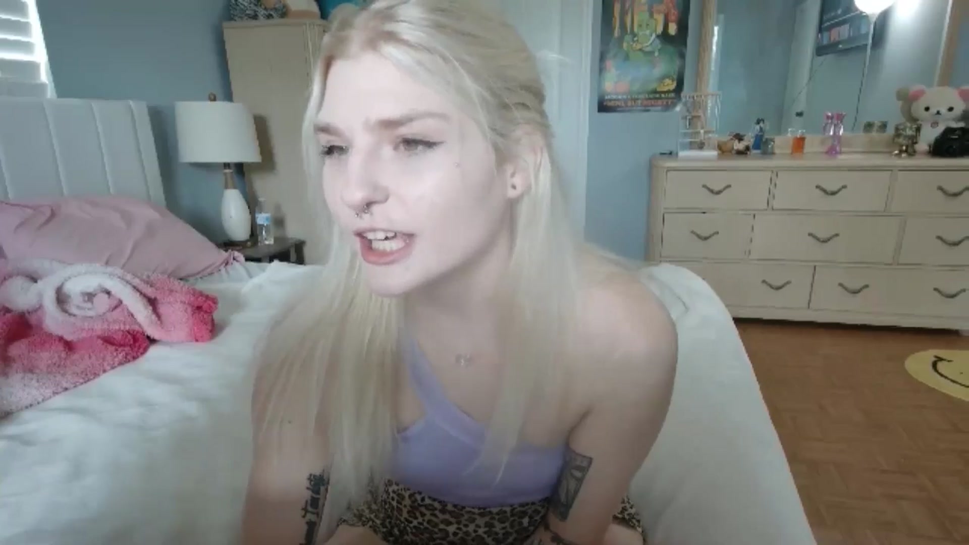 Gallery image thumbnail from DuckChan0's myfreecams stream on, 07/02/2024, 14:39 image 6 of 20