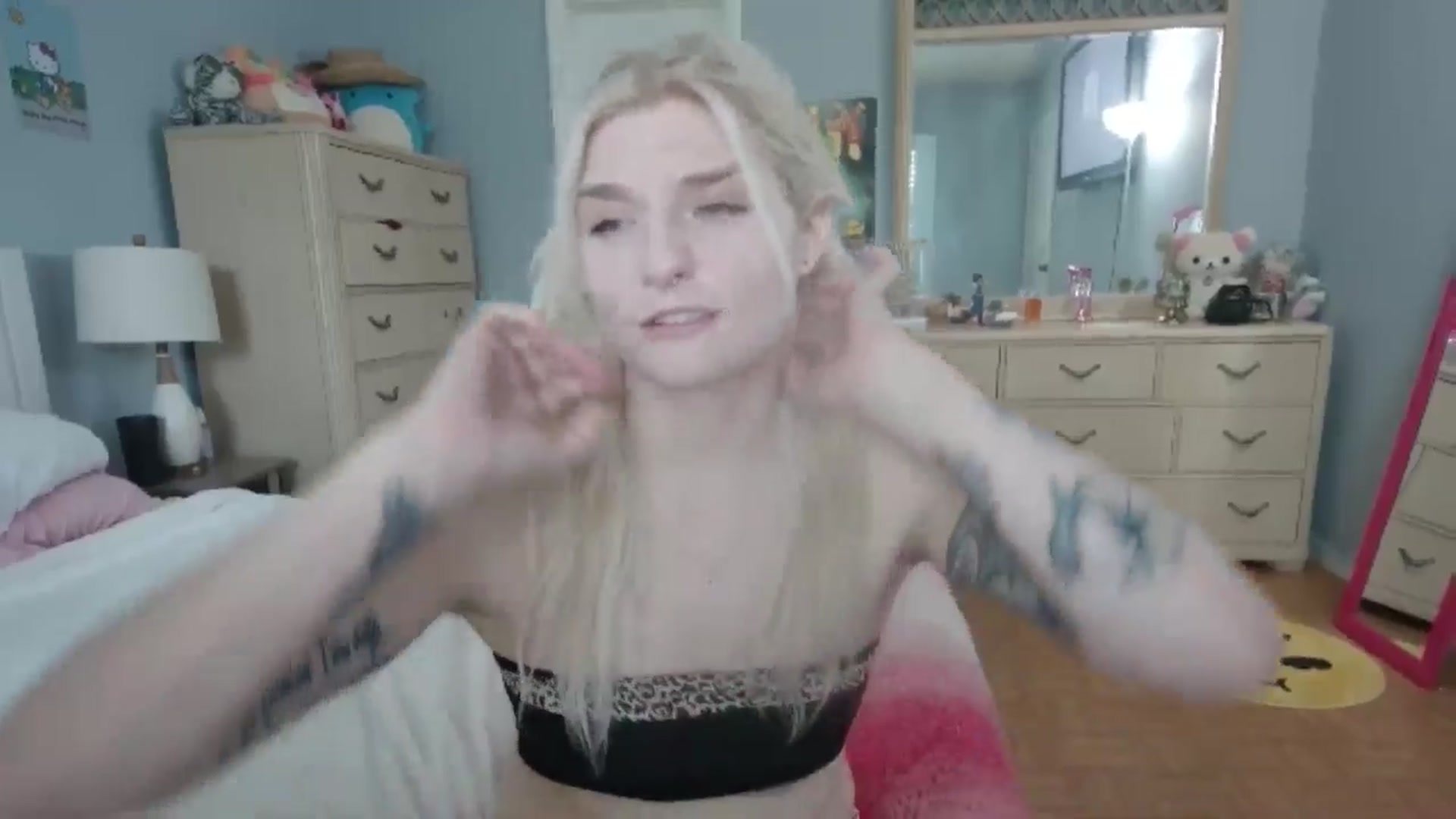 Gallery image thumbnail from DuckChan0's myfreecams stream on, 07/03/2024, 14:36 image 15 of 20
