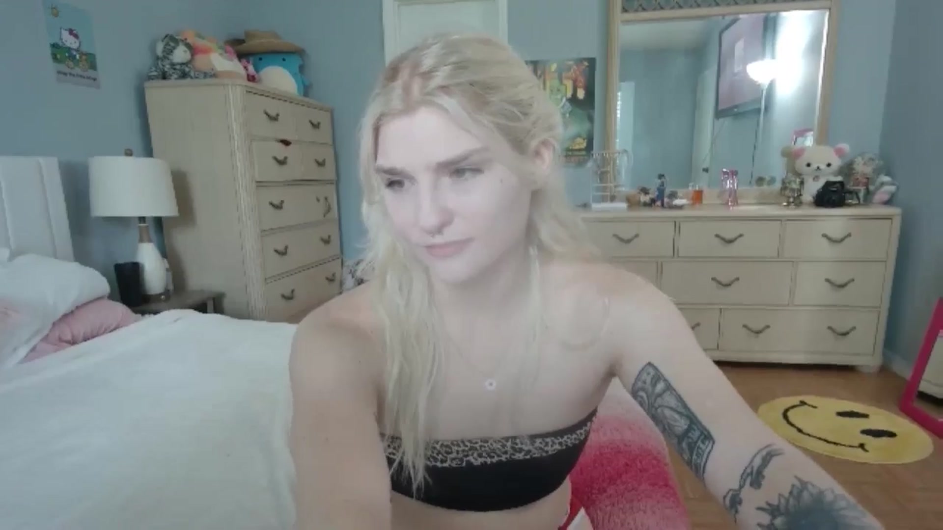 Gallery image thumbnail from DuckChan0's myfreecams stream on, 07/03/2024, 14:36 image 10 of 20