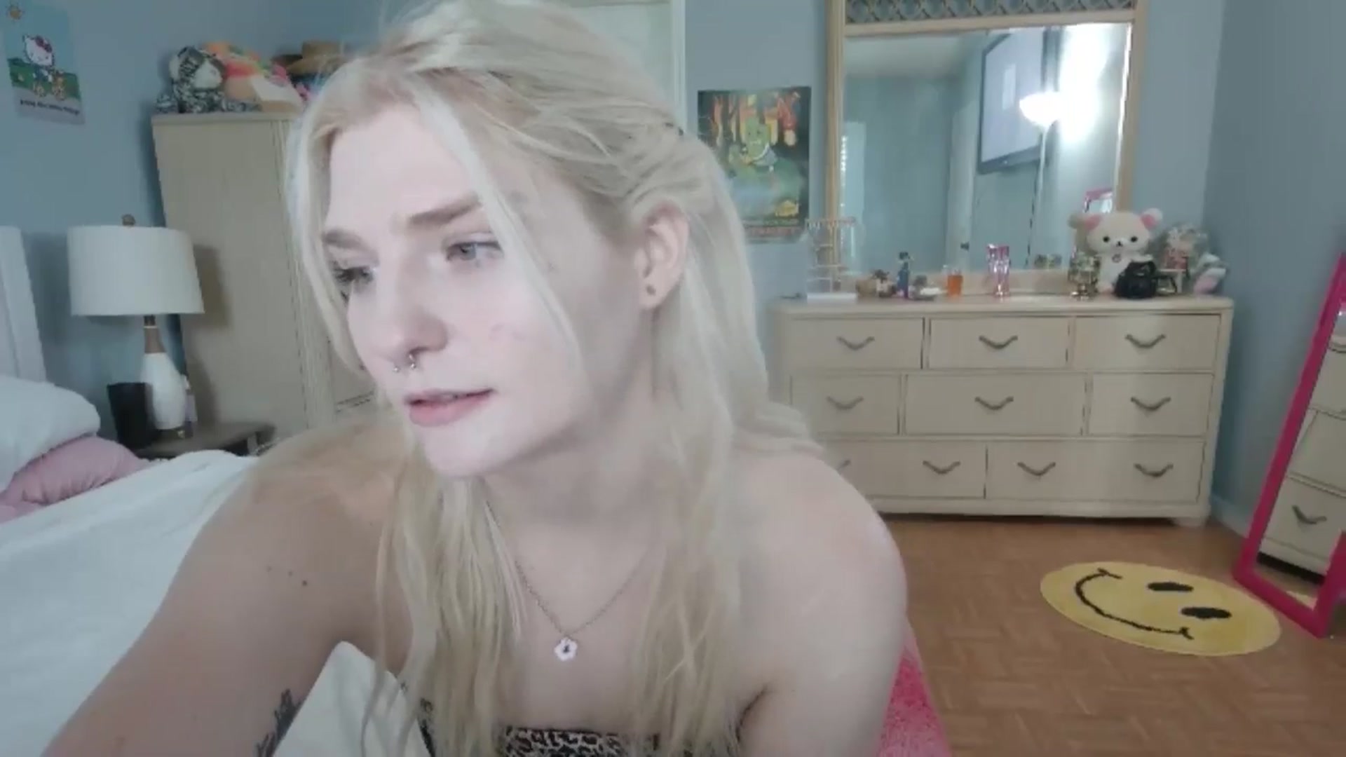 Gallery image thumbnail from DuckChan0's myfreecams stream on, 07/03/2024, 14:36 image 14 of 20