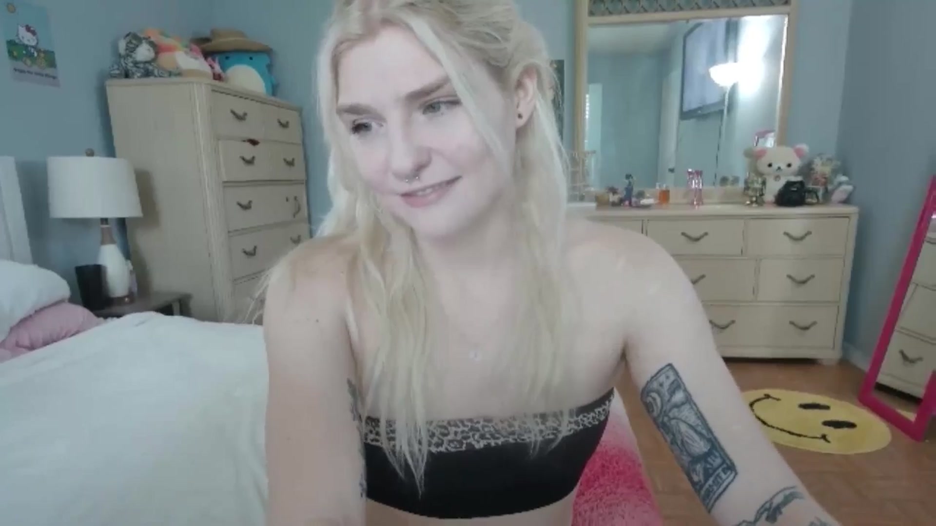 Gallery image thumbnail from DuckChan0's myfreecams stream on, 07/03/2024, 14:36 image 13 of 20
